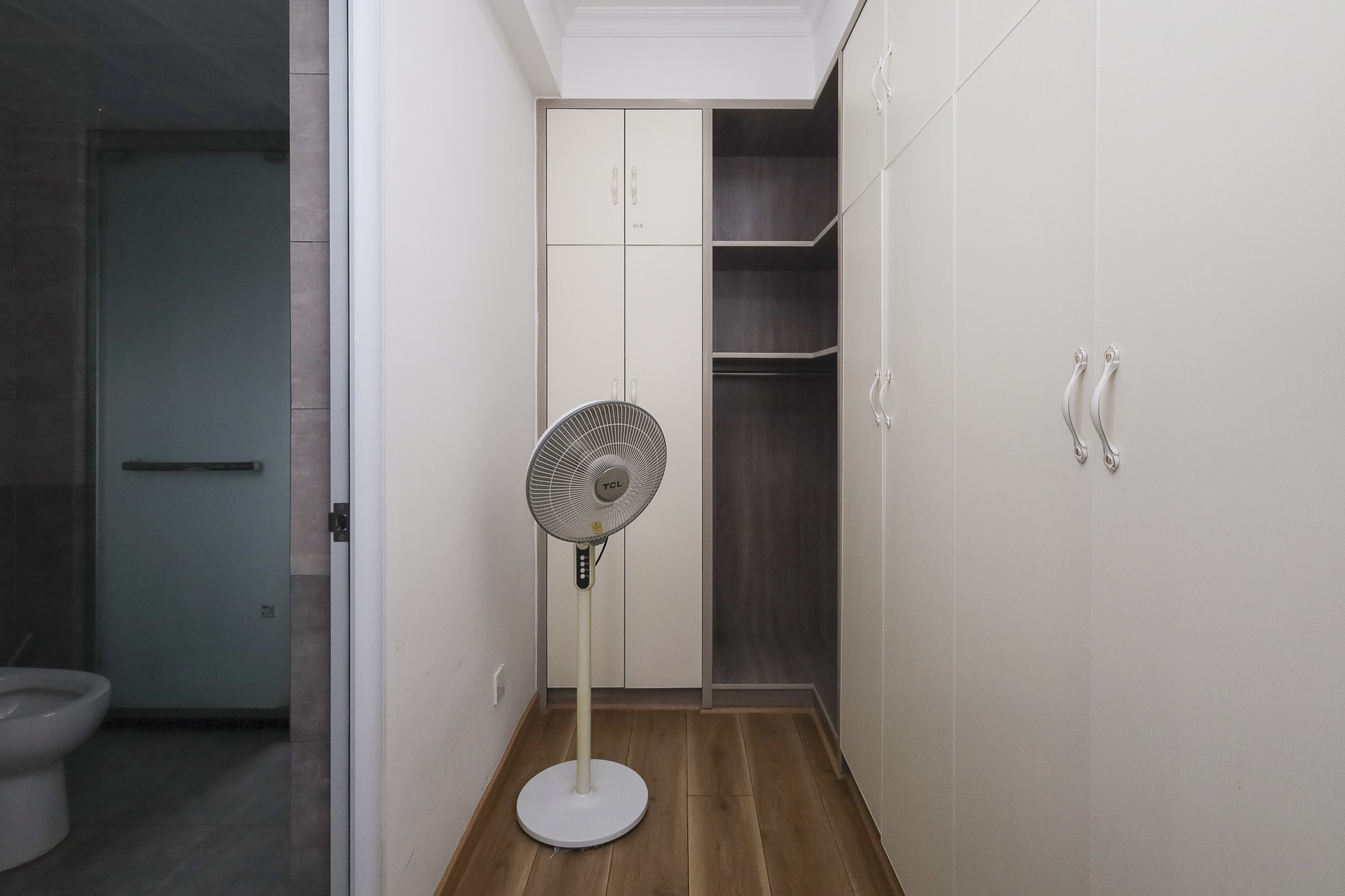 美来美城市广场 4室2厅2卫 95.0万 美来美城市广场 4室2厅2卫 95.0万卧室