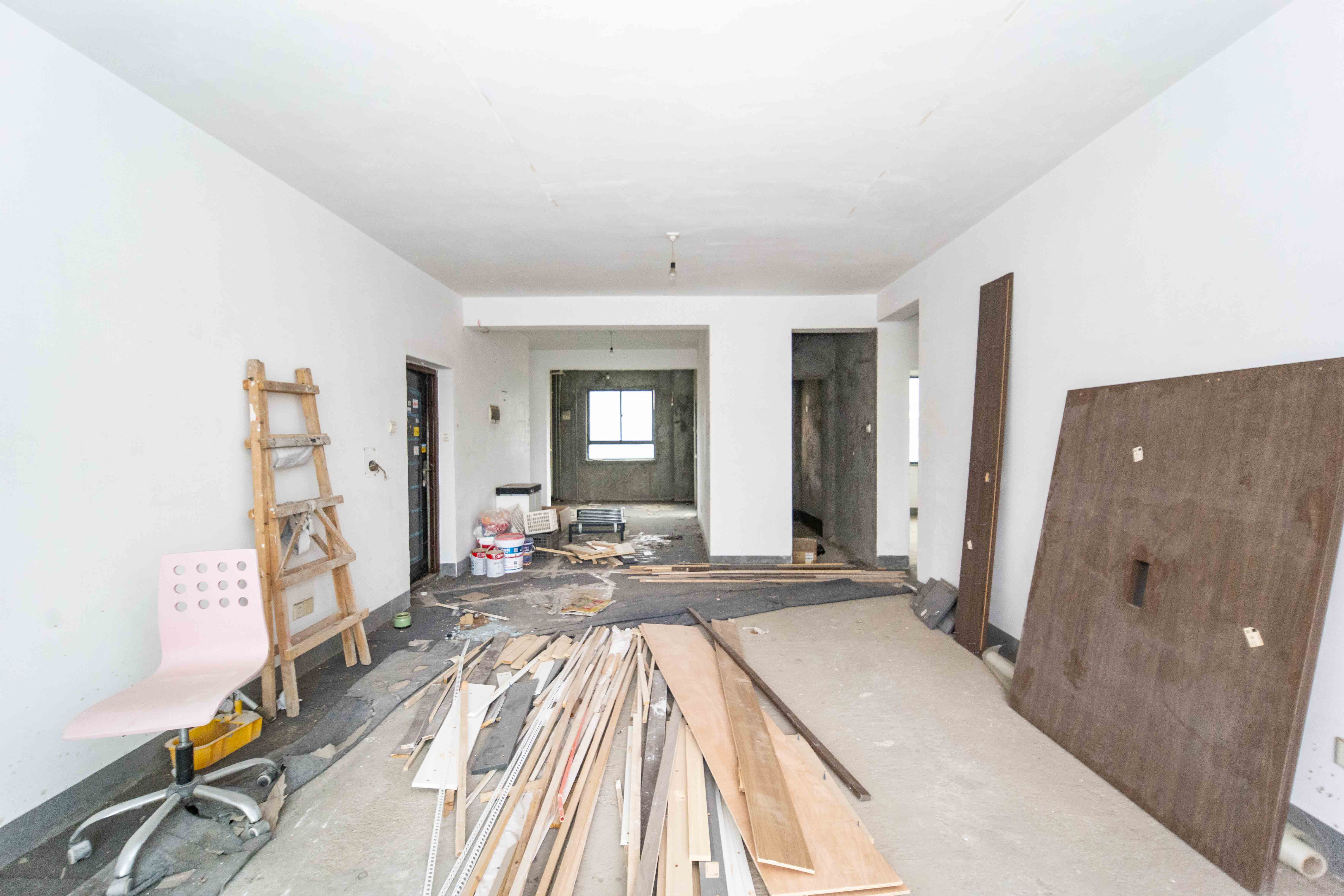 仁和香堤雅境  4室2厅2卫    120.0万 仁和香堤雅境  4室2厅2卫    120.0万客厅