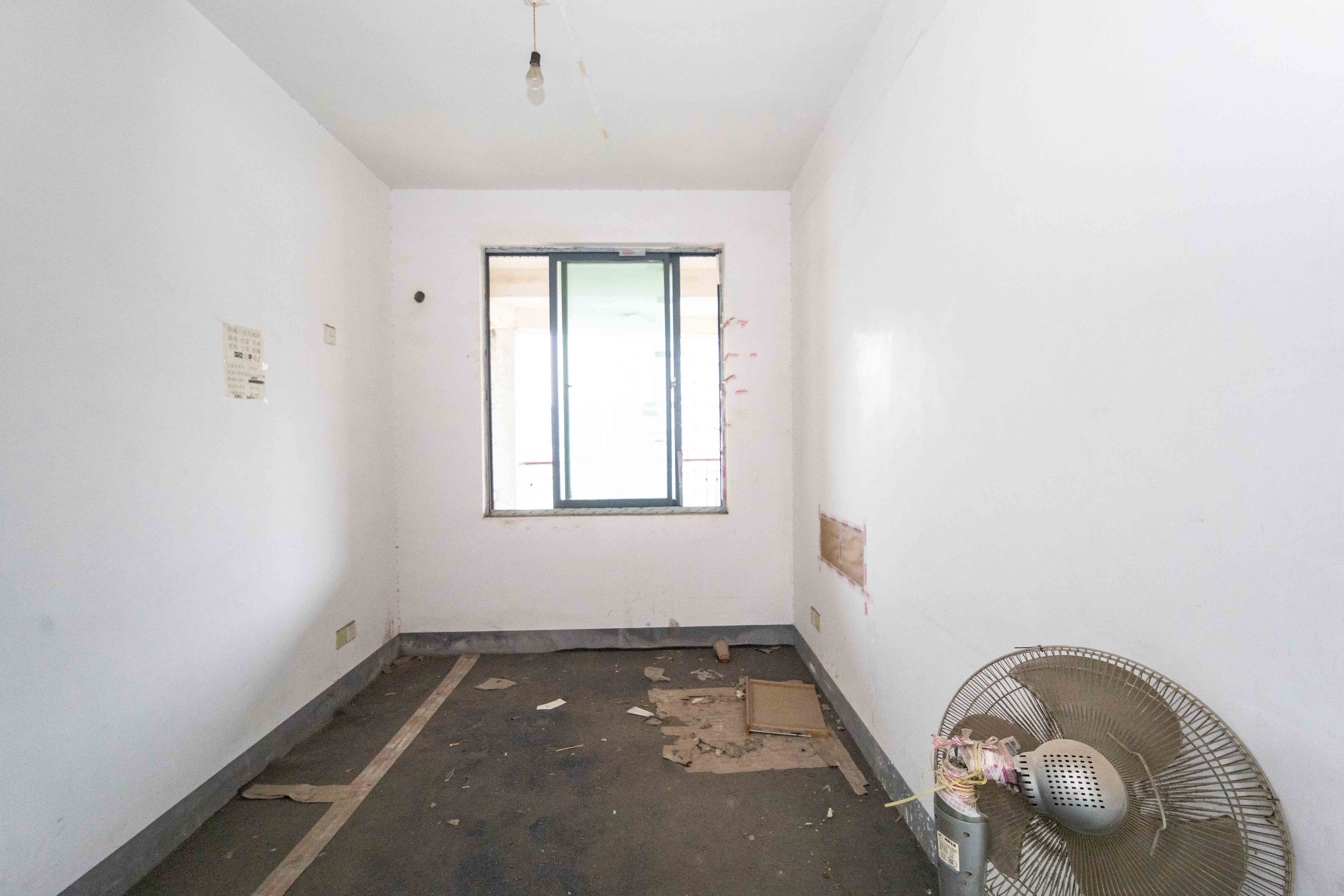 仁和香堤雅境  4室2厅2卫    120.0万 仁和香堤雅境  4室2厅2卫    120.0万卧室