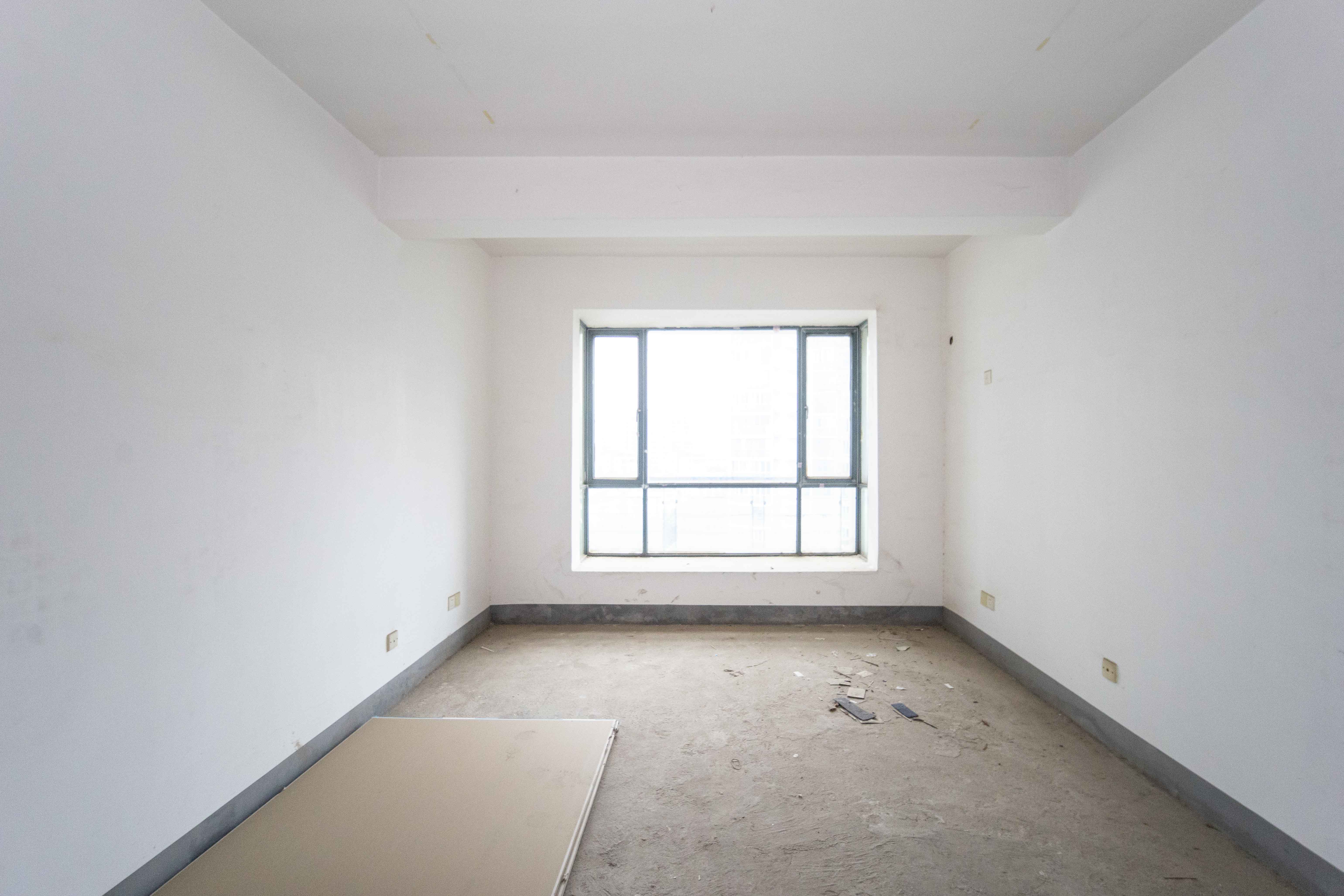 仁和香堤雅境  4室2厅2卫    120.0万 仁和香堤雅境  4室2厅2卫    120.0万卧室