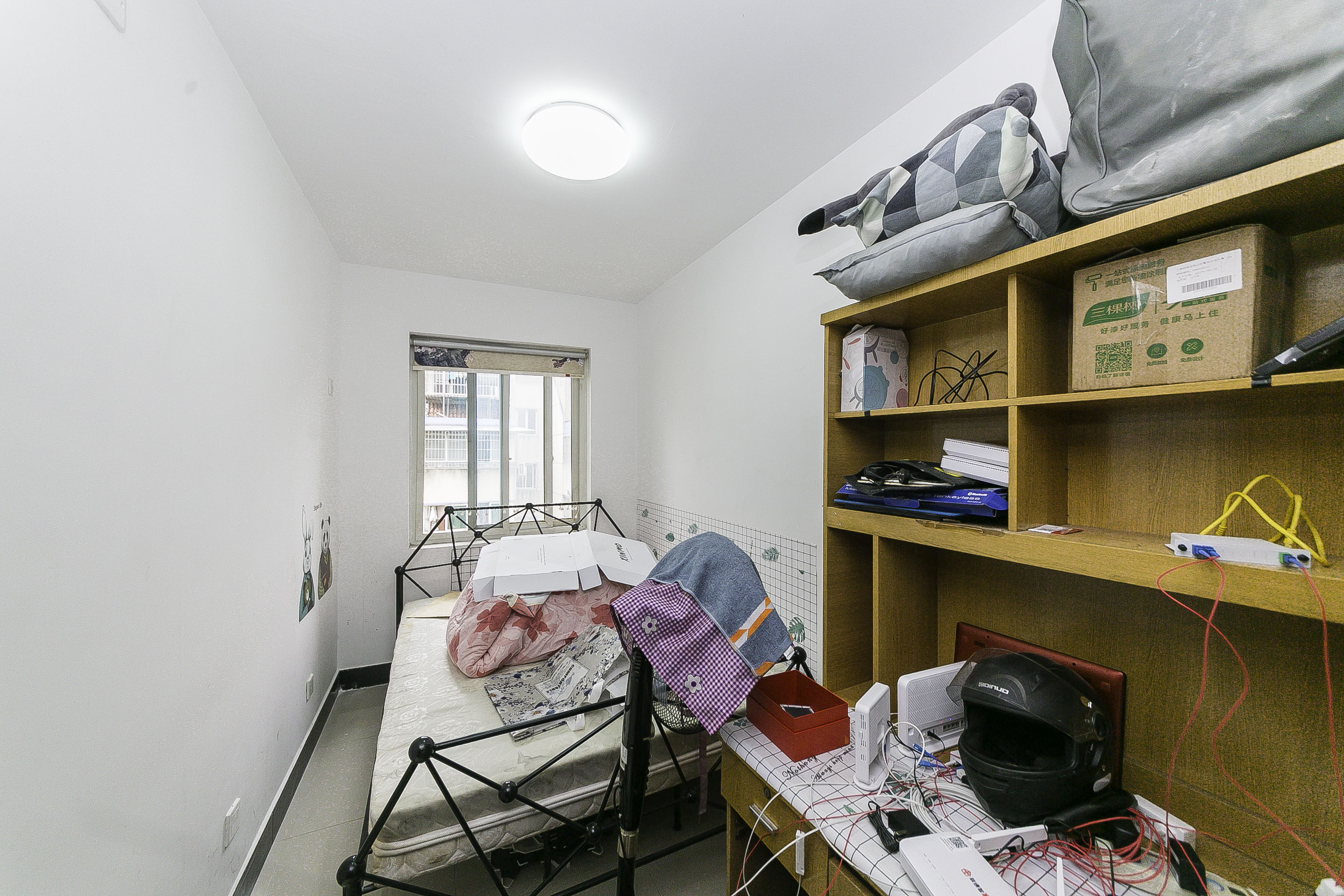 友园山庄  3室2厅1卫   38.00万卧室