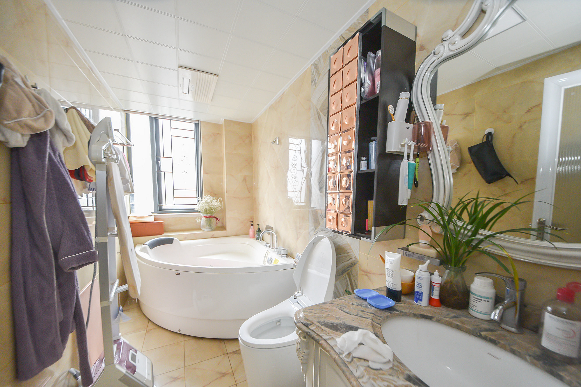 万博汇 4室2厅1卫 230.0万 万博汇 4室2厅1卫 230.0万卫生间