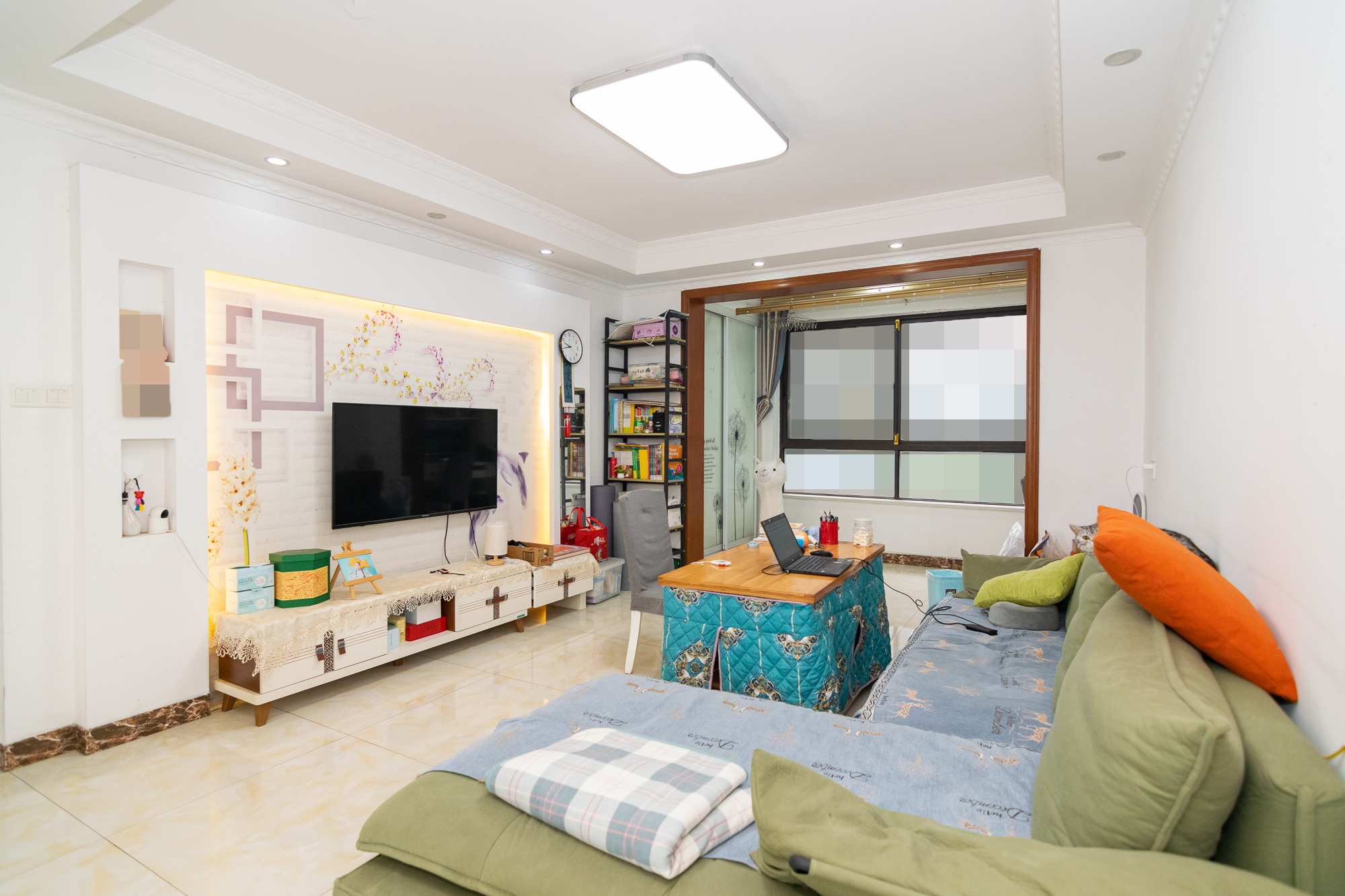 金地三千府(金地湖山樾、金地自在城) 3室2厅1卫 70.0万 金地三千府(金地湖山樾、金地自在城) 3室2厅1卫 70.0万客厅