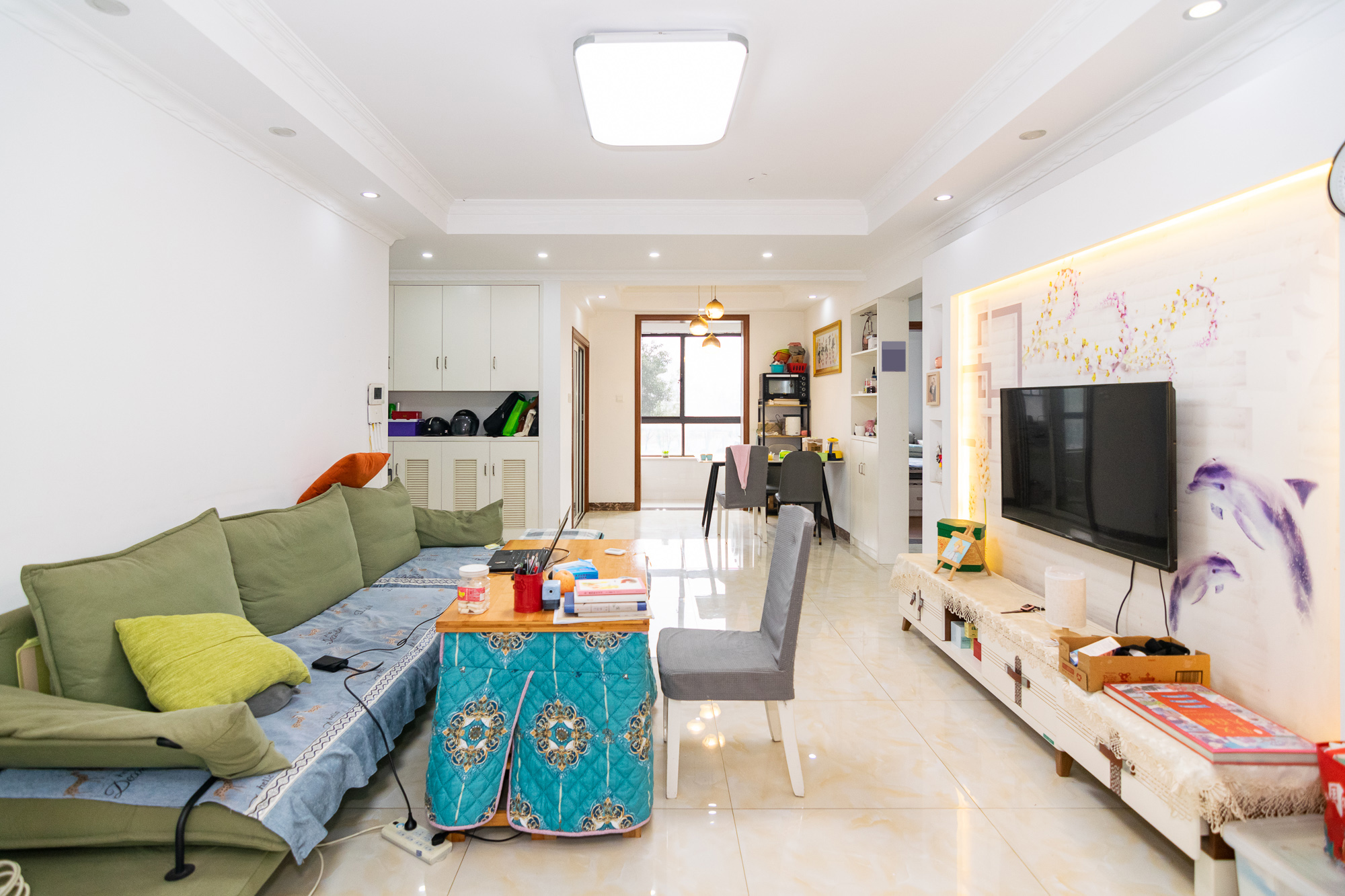 金地三千府(金地湖山樾、金地自在城) 3室2厅1卫 70.0万 金地三千府(金地湖山樾、金地自在城) 3室2厅1卫 70.0万客厅