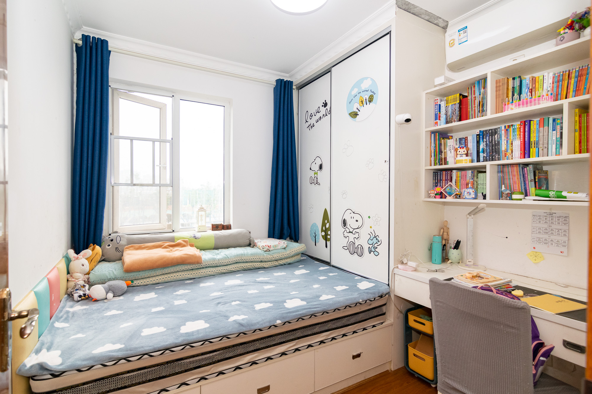 金地三千府(金地湖山樾、金地自在城) 3室2厅1卫 70.0万 金地三千府(金地湖山樾、金地自在城) 3室2厅1卫 70.0万卧室