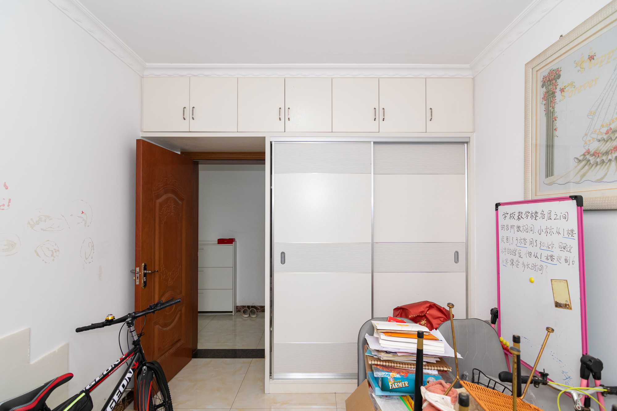 金地三千府(金地湖山樾、金地自在城) 3室2厅1卫 70.0万 金地三千府(金地湖山樾、金地自在城) 3室2厅1卫 70.0万卧室