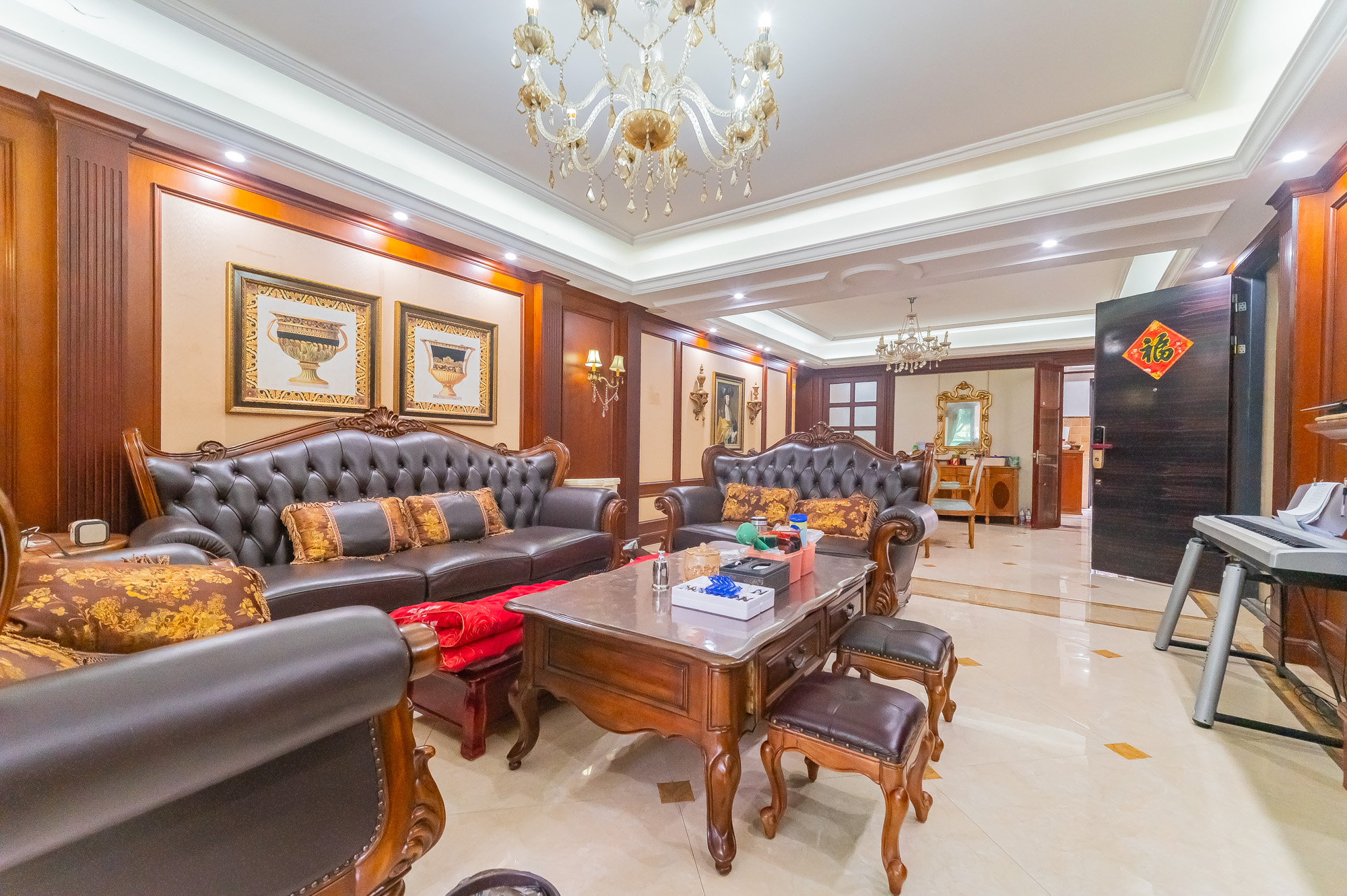 海伦春天 6室3厅3卫 387.0万 海伦春天 6室3厅3卫 387.0万客厅