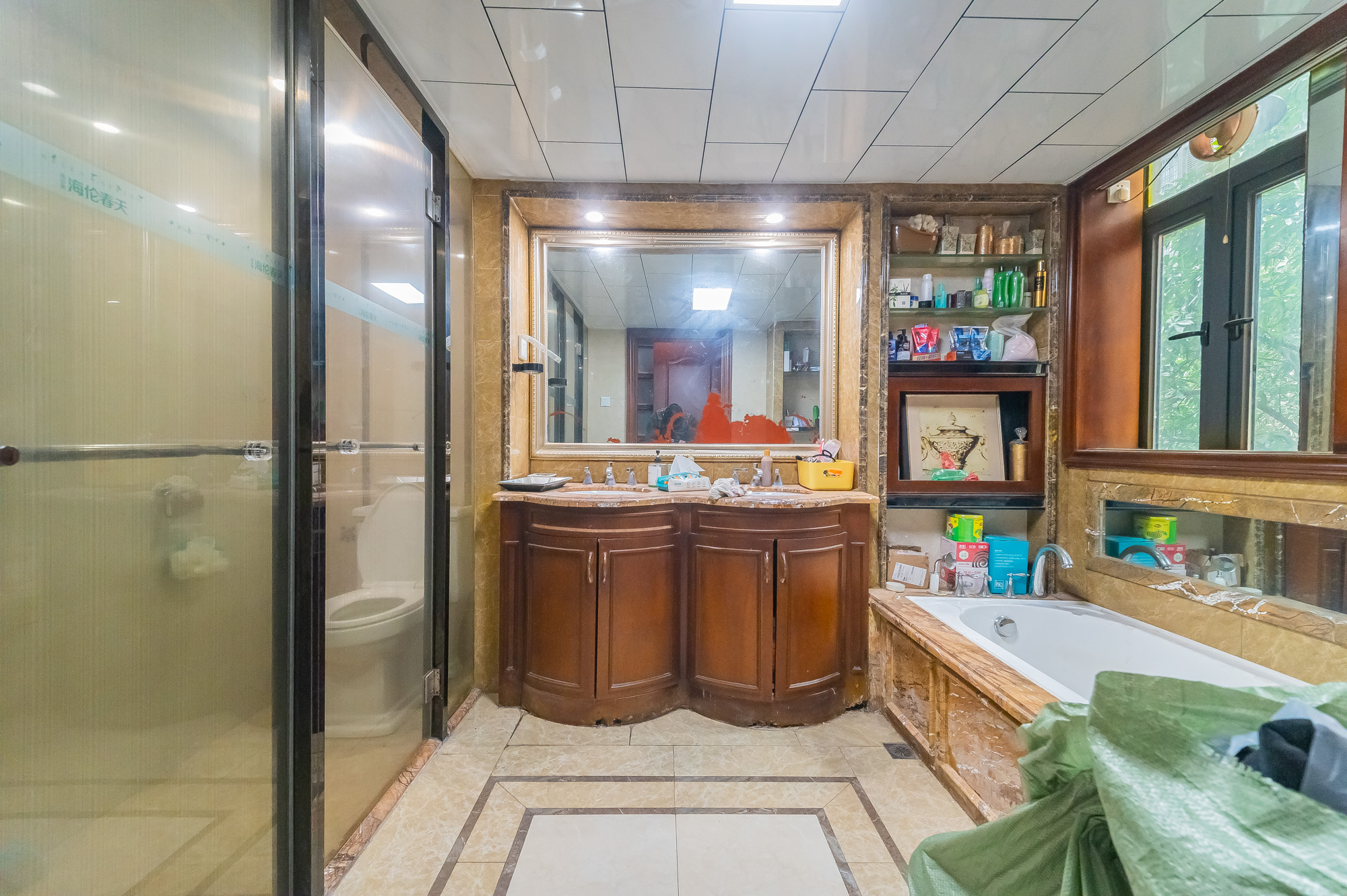 海伦春天 6室3厅3卫 387.0万 海伦春天 6室3厅3卫 387.0万卫生间