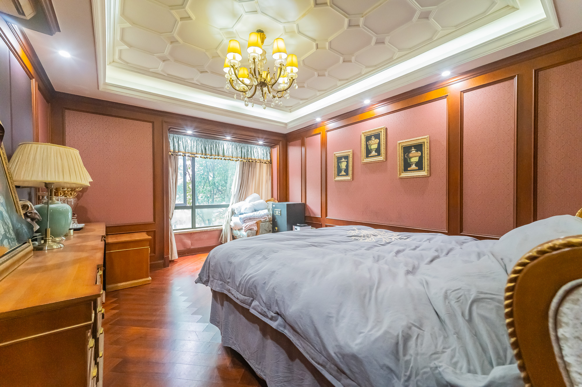 海伦春天 6室3厅3卫 387.0万 海伦春天 6室3厅3卫 387.0万卧室