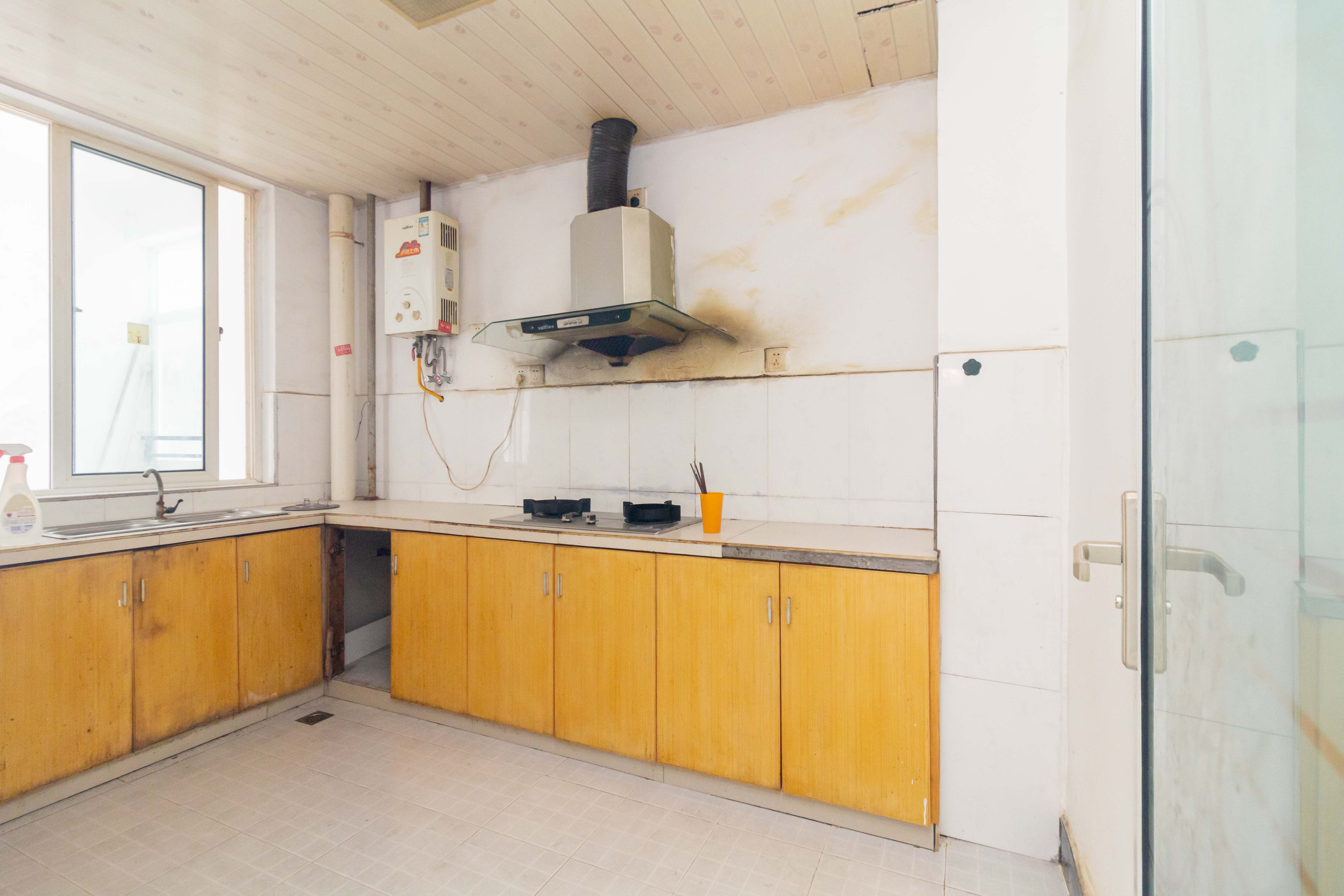 未来蜂巢 4室2厅2卫 68.5万 未来蜂巢 4室2厅2卫 68.5万厨房