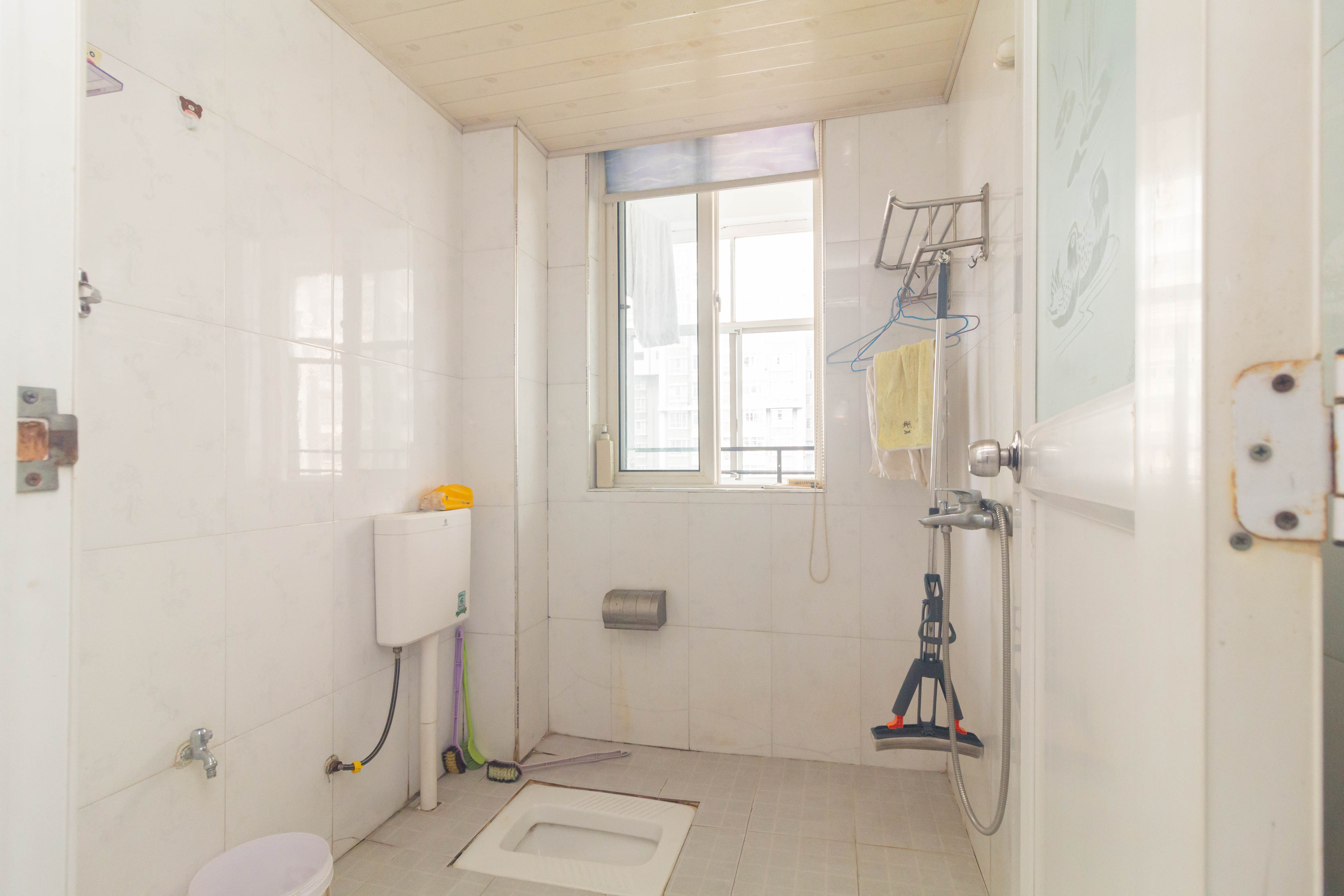 未来蜂巢 4室2厅2卫 68.5万 未来蜂巢 4室2厅2卫 68.5万卫生间