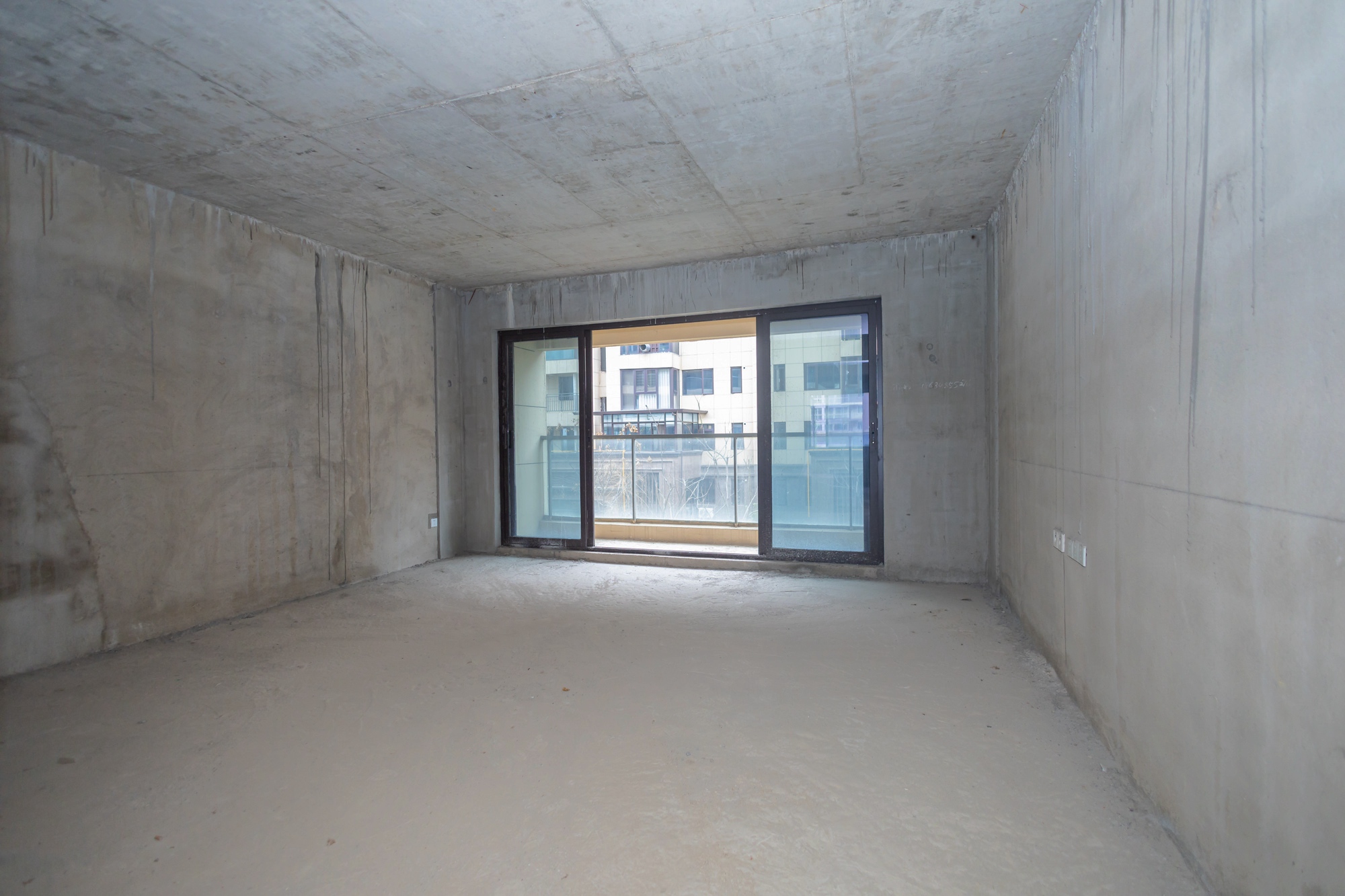 合能枫丹新里  5室2厅3卫    193.98万 合能枫丹新里  5室2厅3卫    193.98万客厅