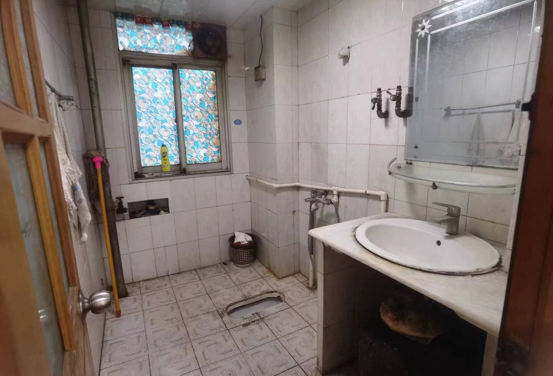 房兴大厦  3室2厅1卫    45.0万 房兴大厦  3室2厅1卫    45.0万室内图