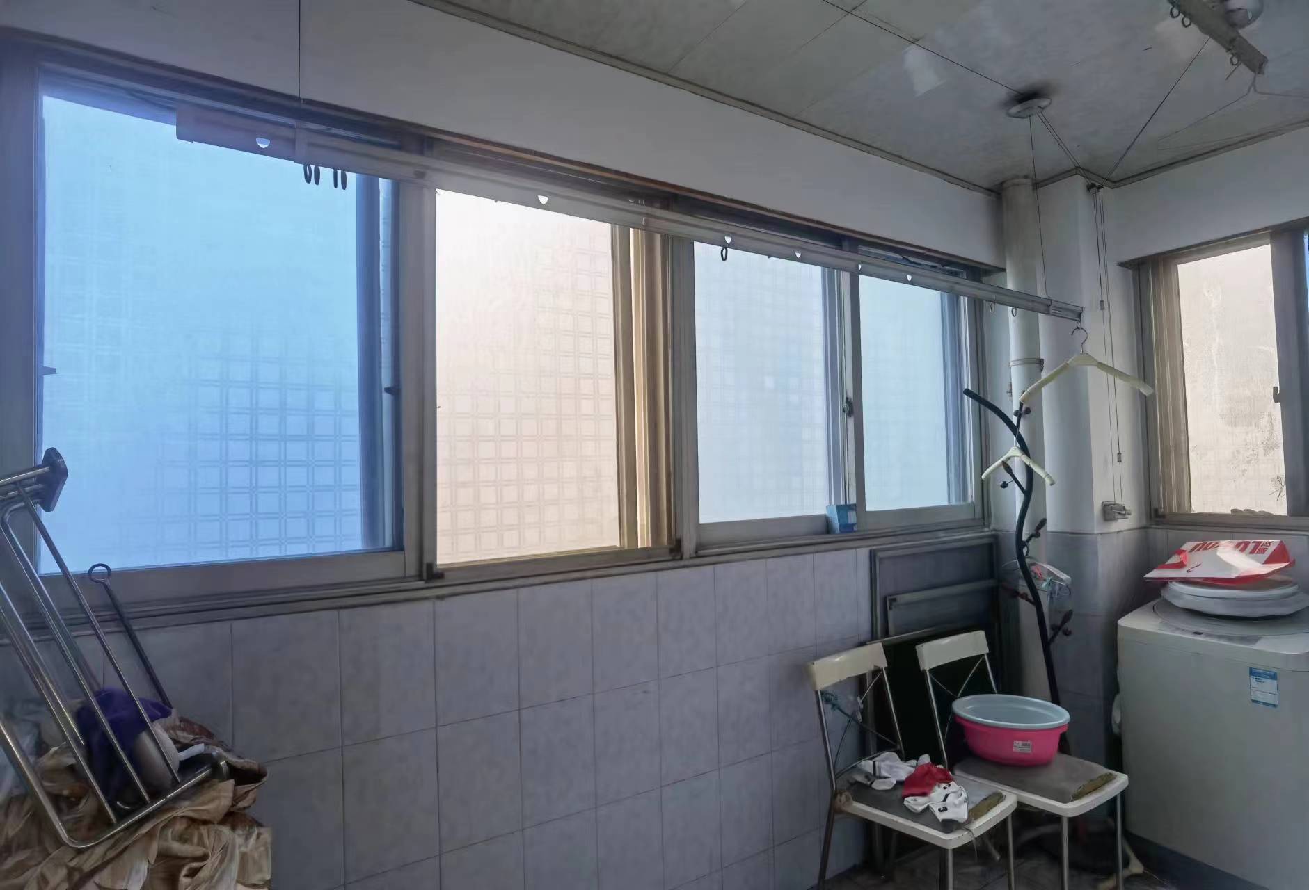 房兴大厦  3室2厅1卫    45.0万 房兴大厦  3室2厅1卫    45.0万室内图