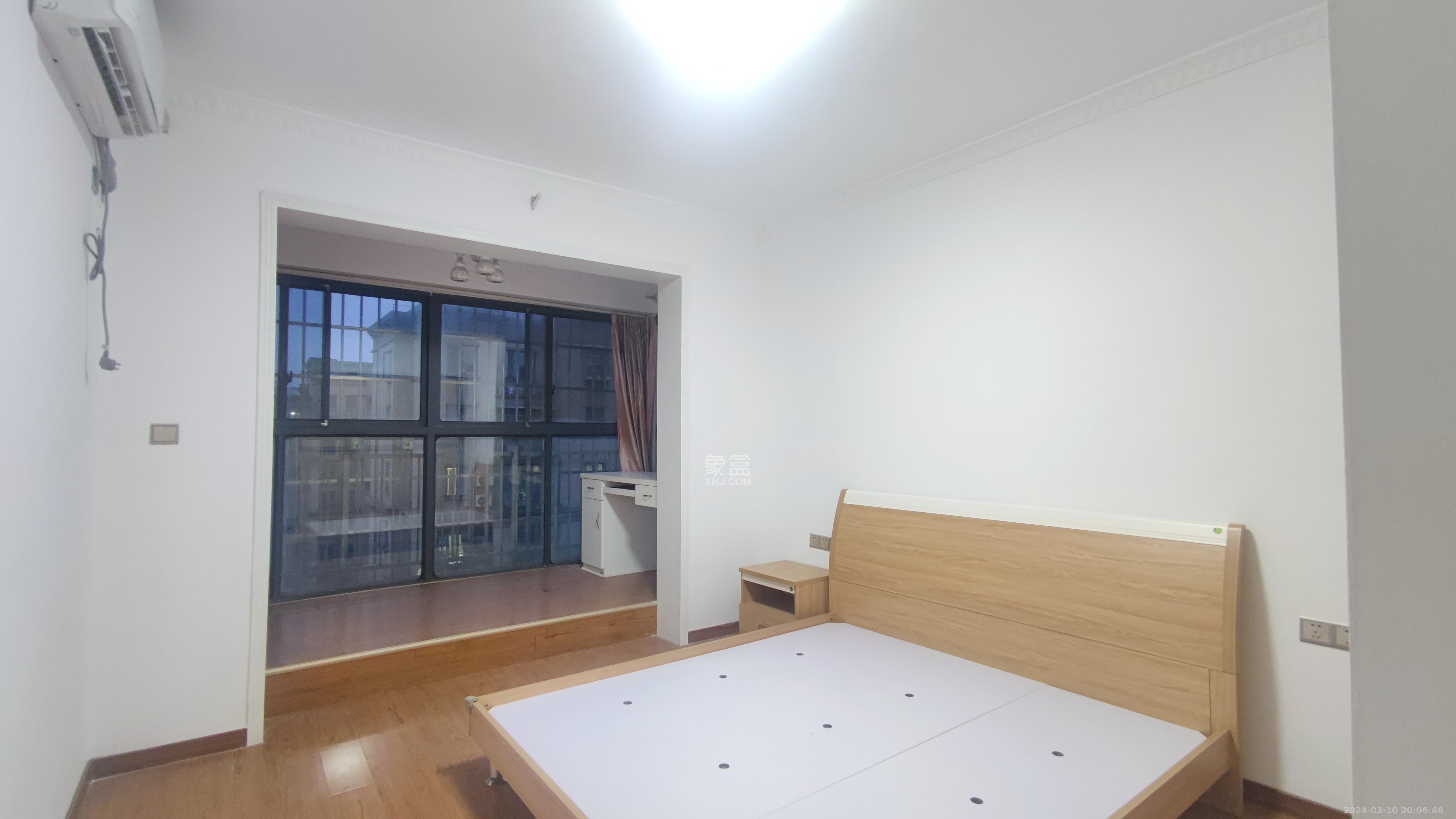 中建麓山和苑  3室2厅1卫   2200.00元/月室内图