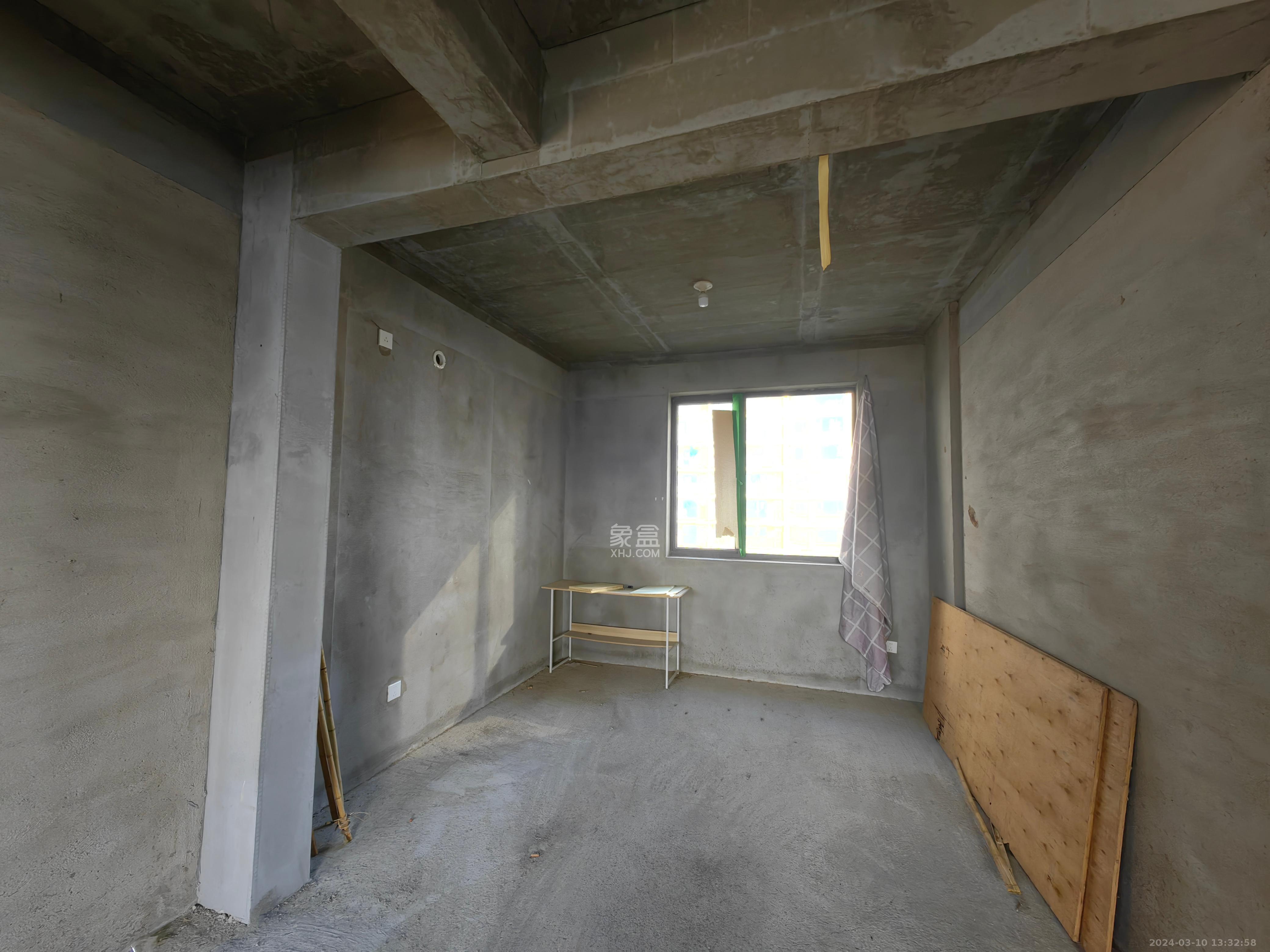 中交中央公园D5区  4室2厅2卫   1700.00元/月室内图