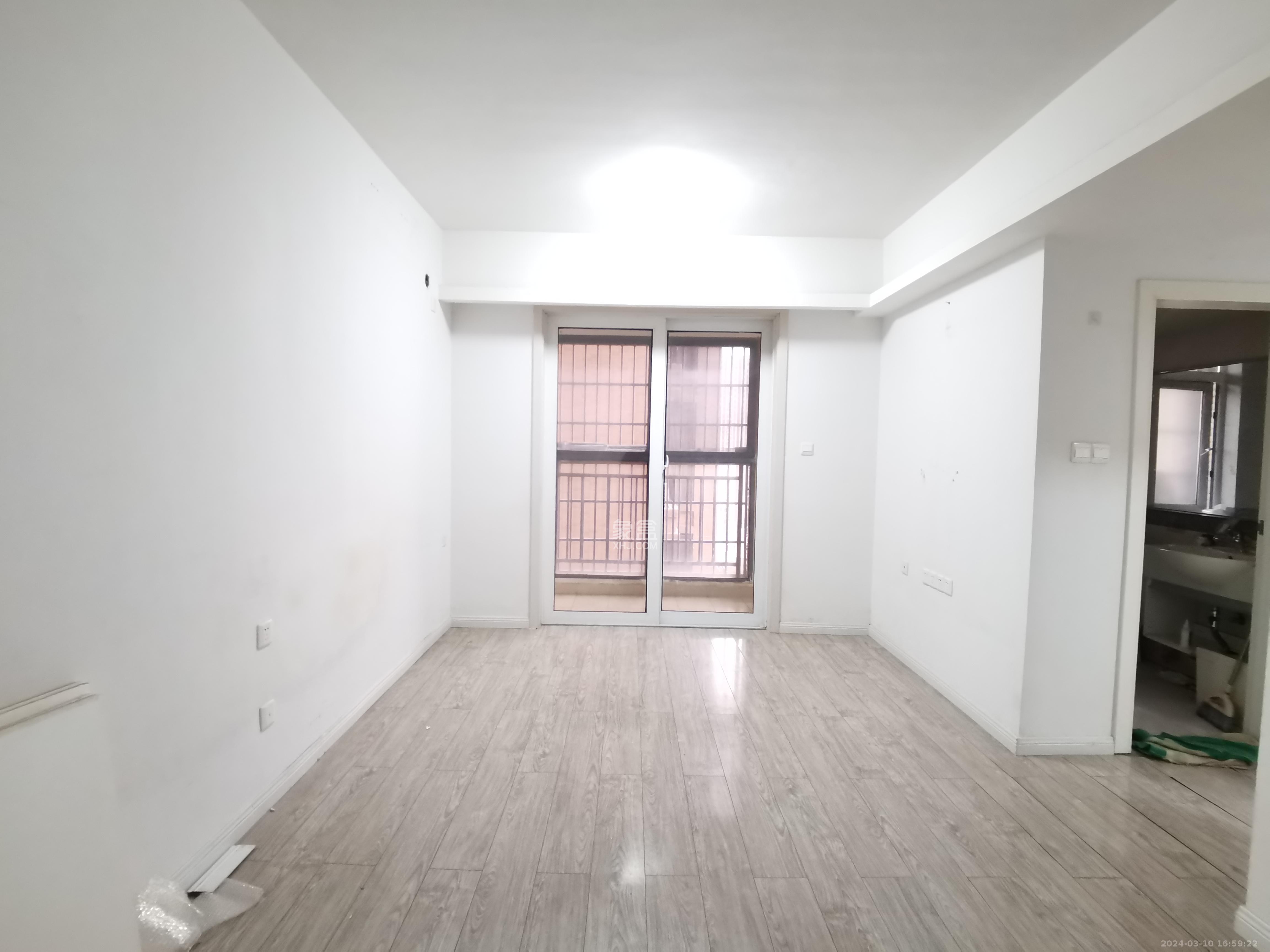 三一街区  2室2厅1卫   1500.00元/月室内图1