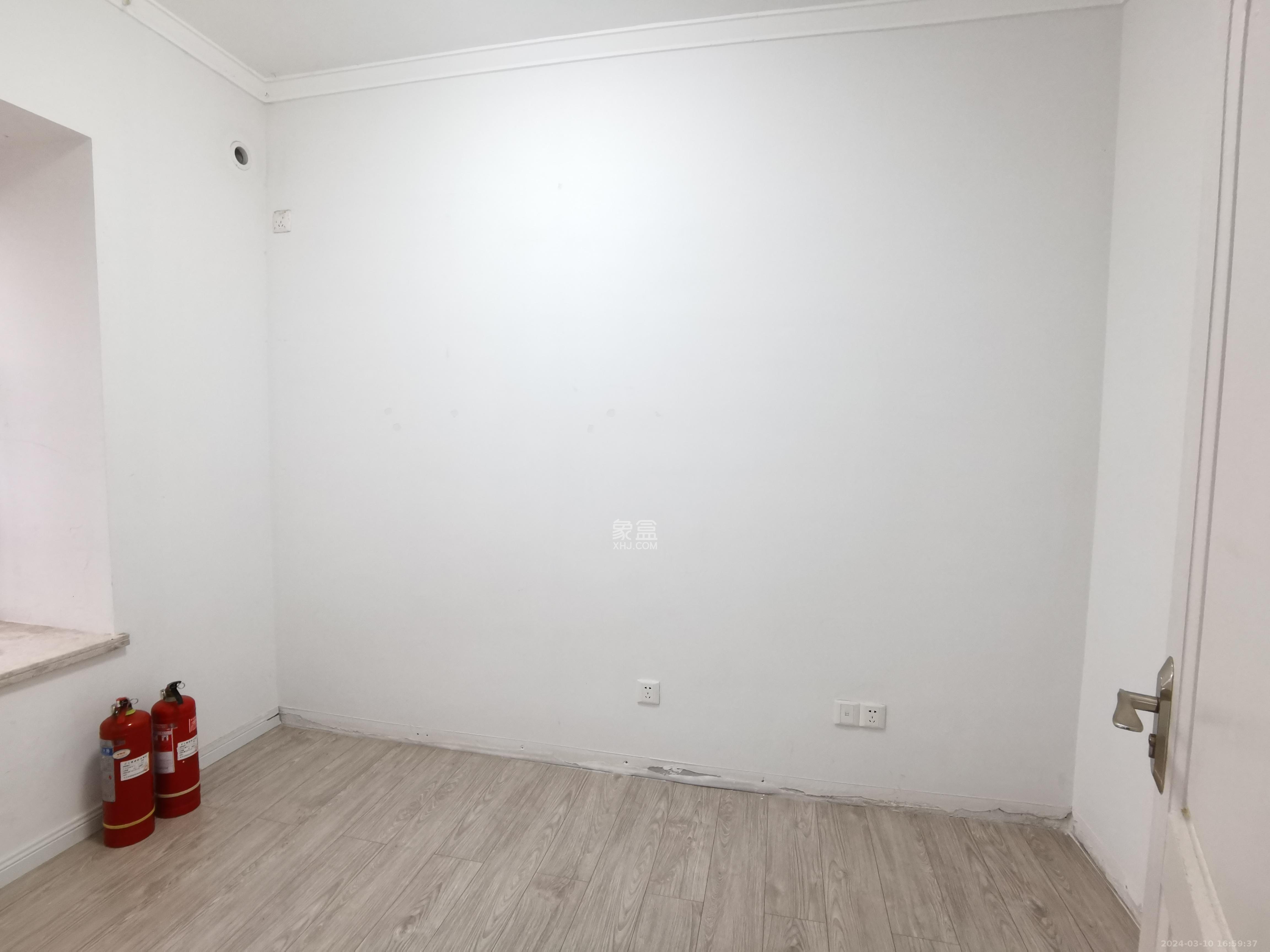 三一街区  2室2厅1卫   1500.00元/月室内图