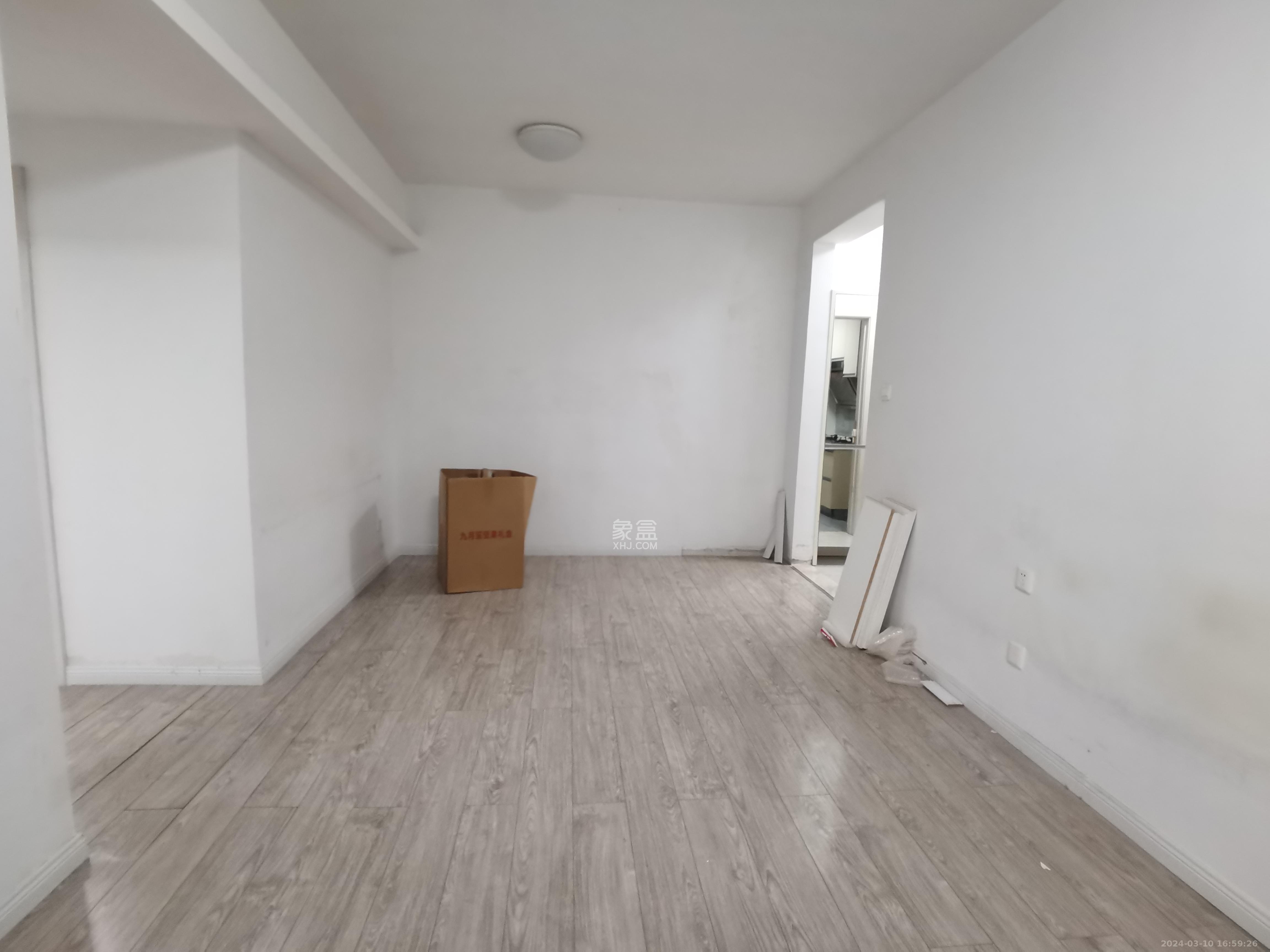 三一街区  2室2厅1卫   1500.00元/月室内图