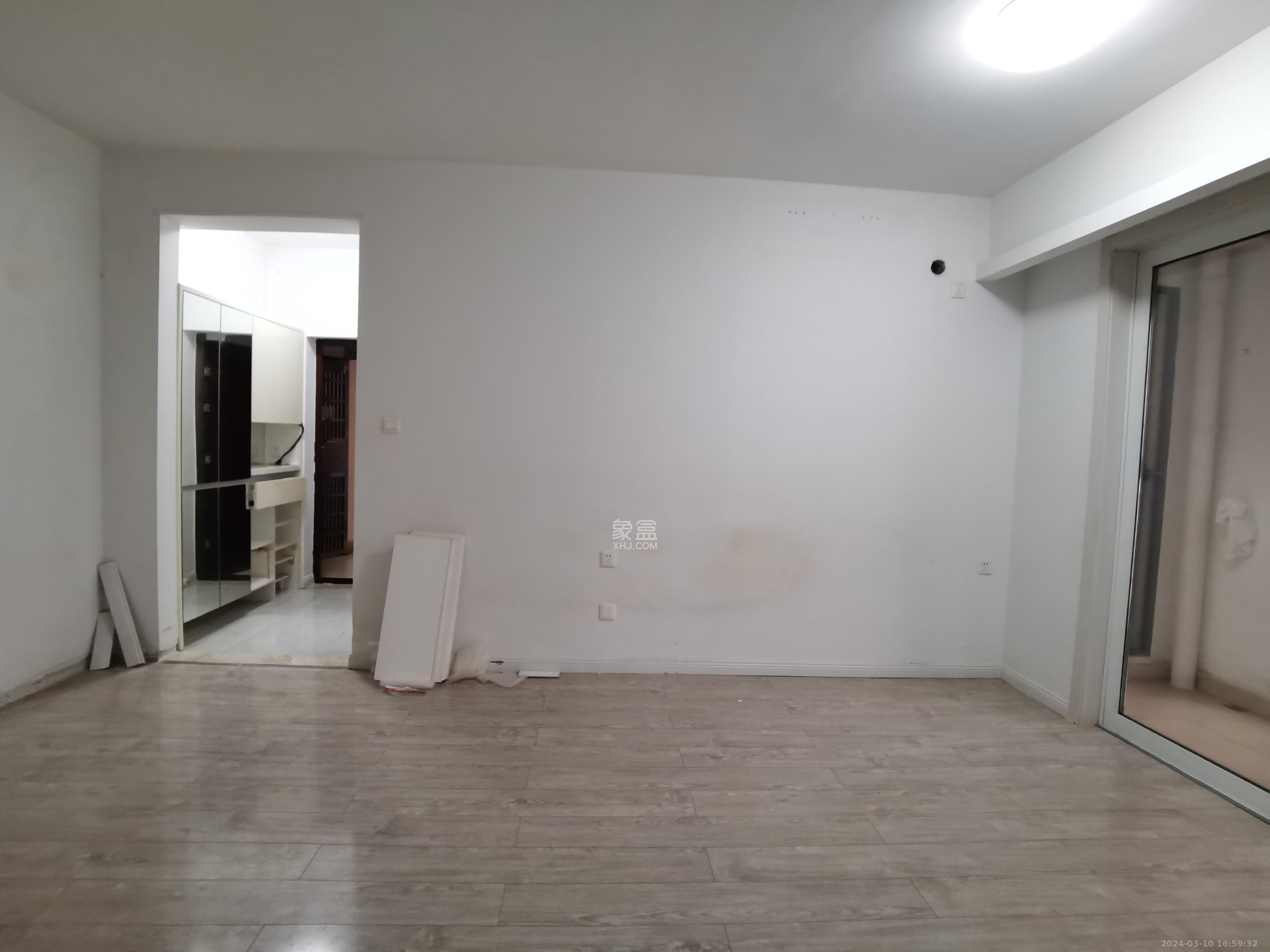 三一街区  2室2厅1卫   1500.00元/月室内图