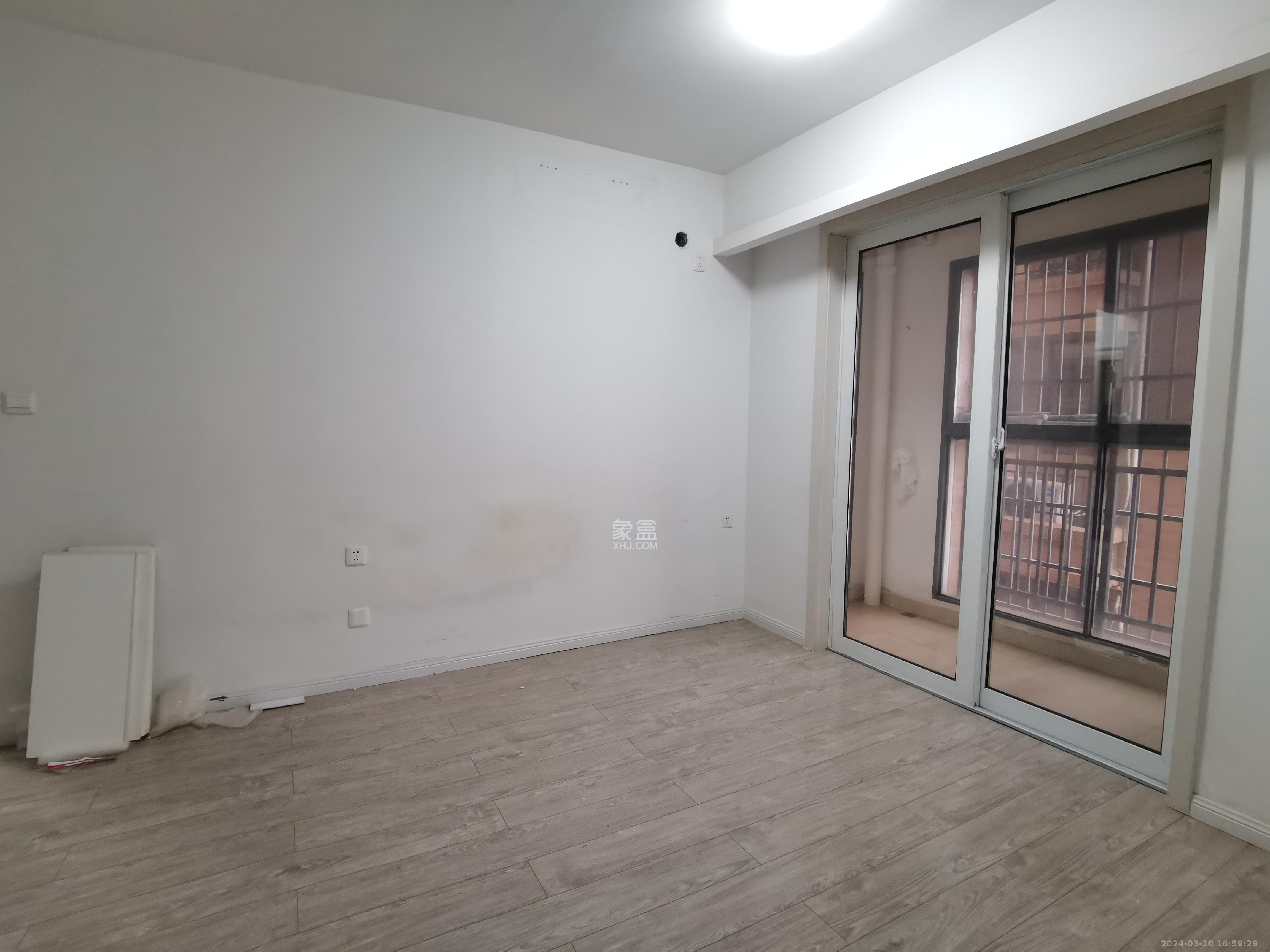 三一街区  2室2厅1卫   1500.00元/月室内图