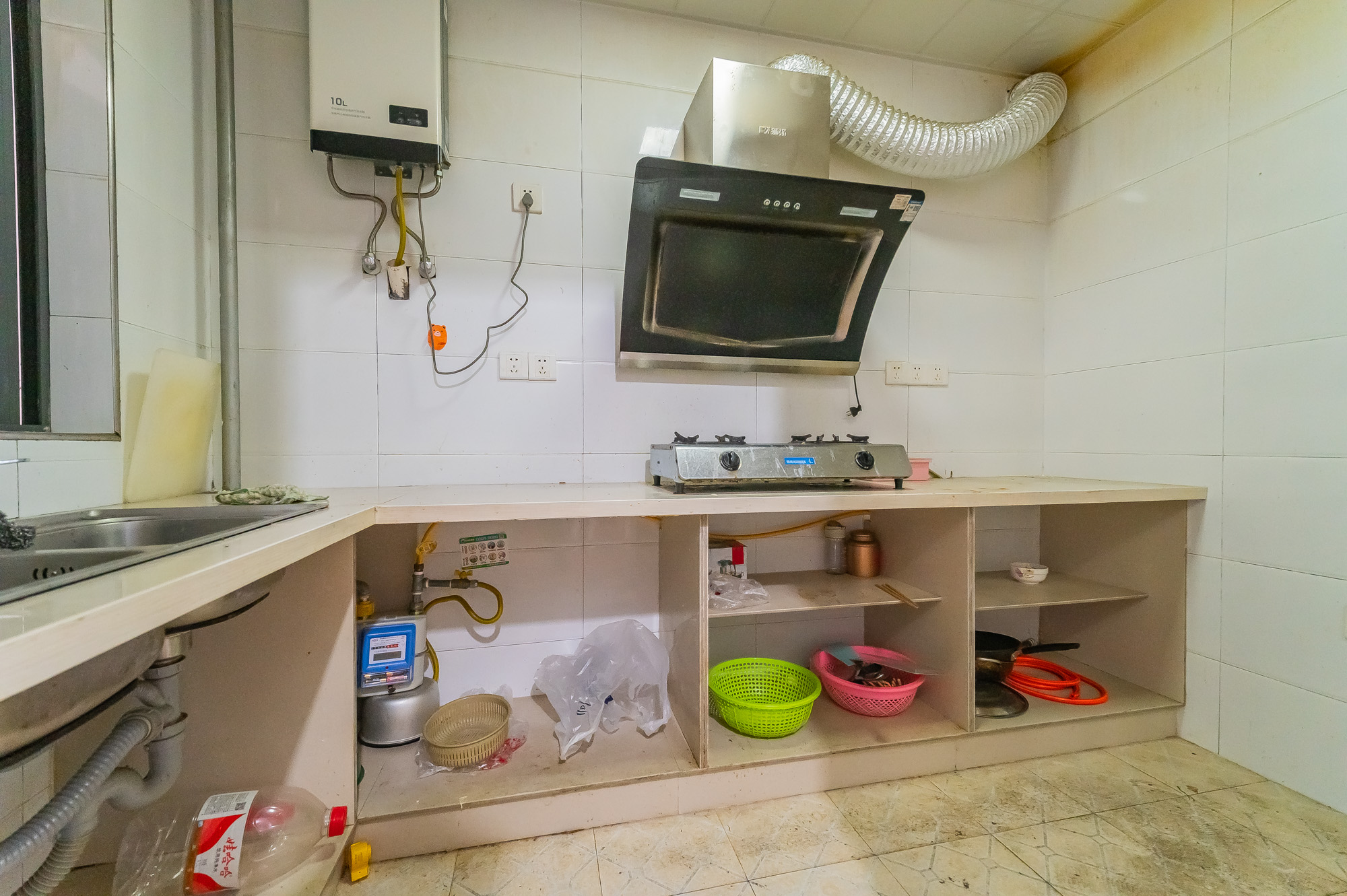 海伦春天 3室2厅2卫 76.8万 海伦春天 3室2厅2卫 76.8万厨房