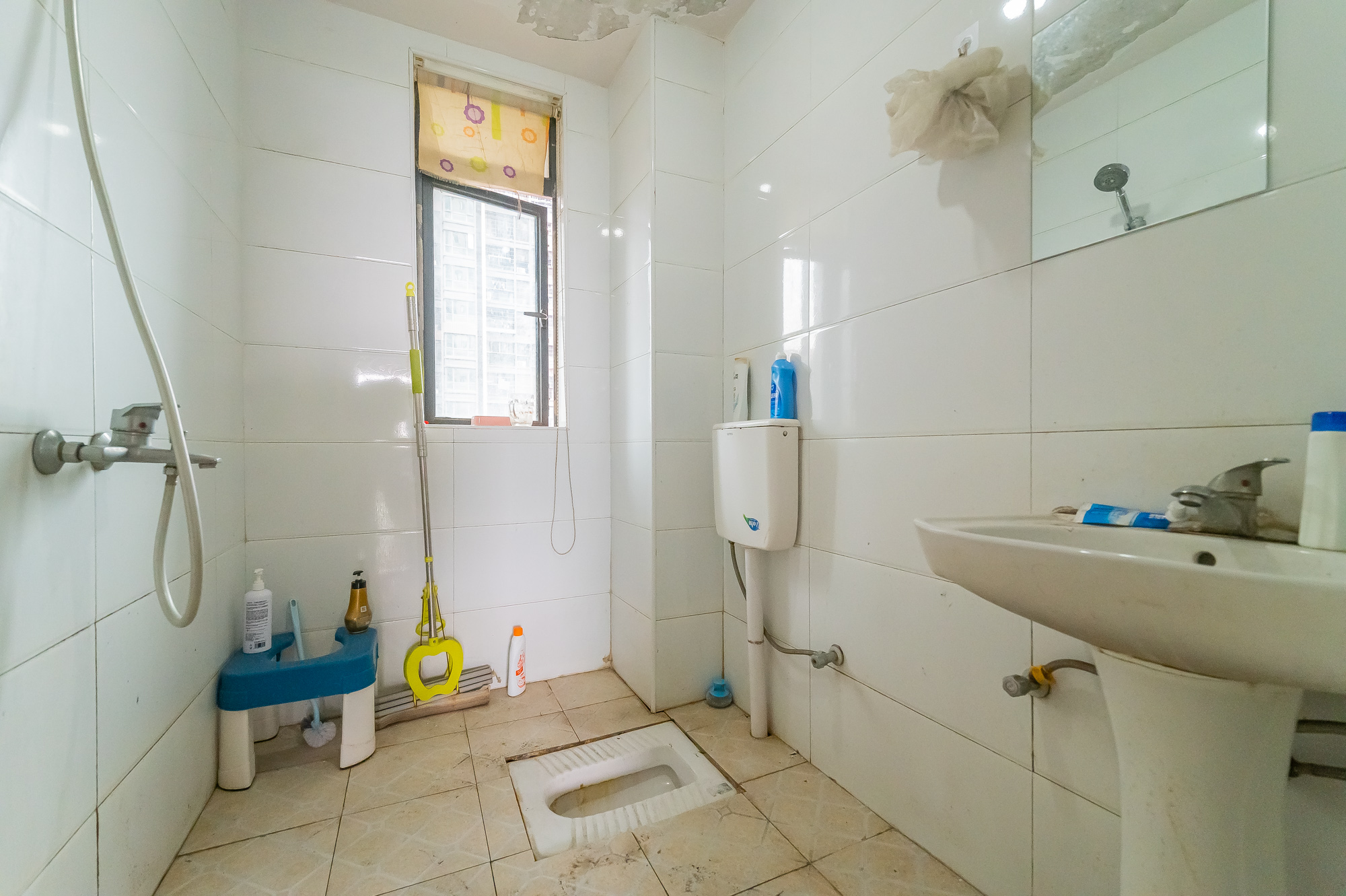 海伦春天 3室2厅2卫 76.8万 海伦春天 3室2厅2卫 76.8万卫生间