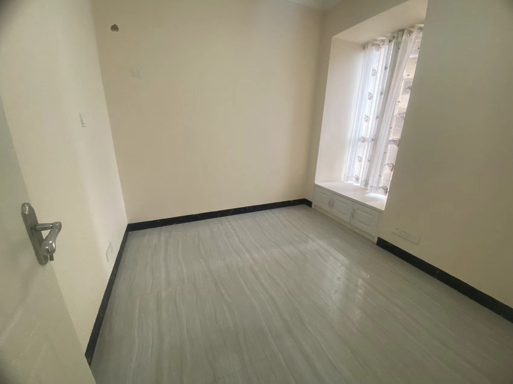 奥园广场  3室2厅2卫    70.8万 奥园广场  3室2厅2卫    70.8万室内图