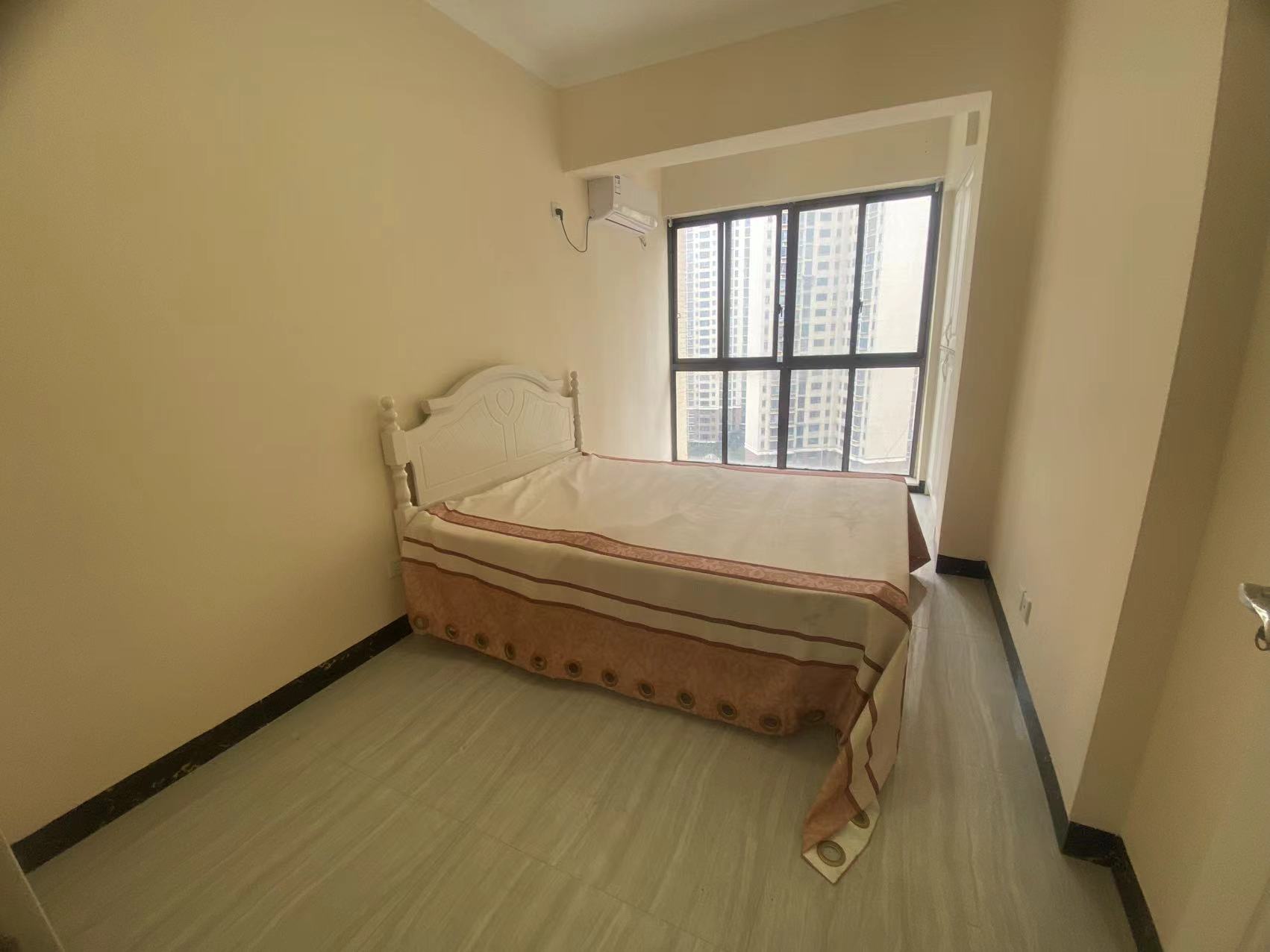 奥园广场  3室2厅2卫    70.8万 奥园广场  3室2厅2卫    70.8万室内图