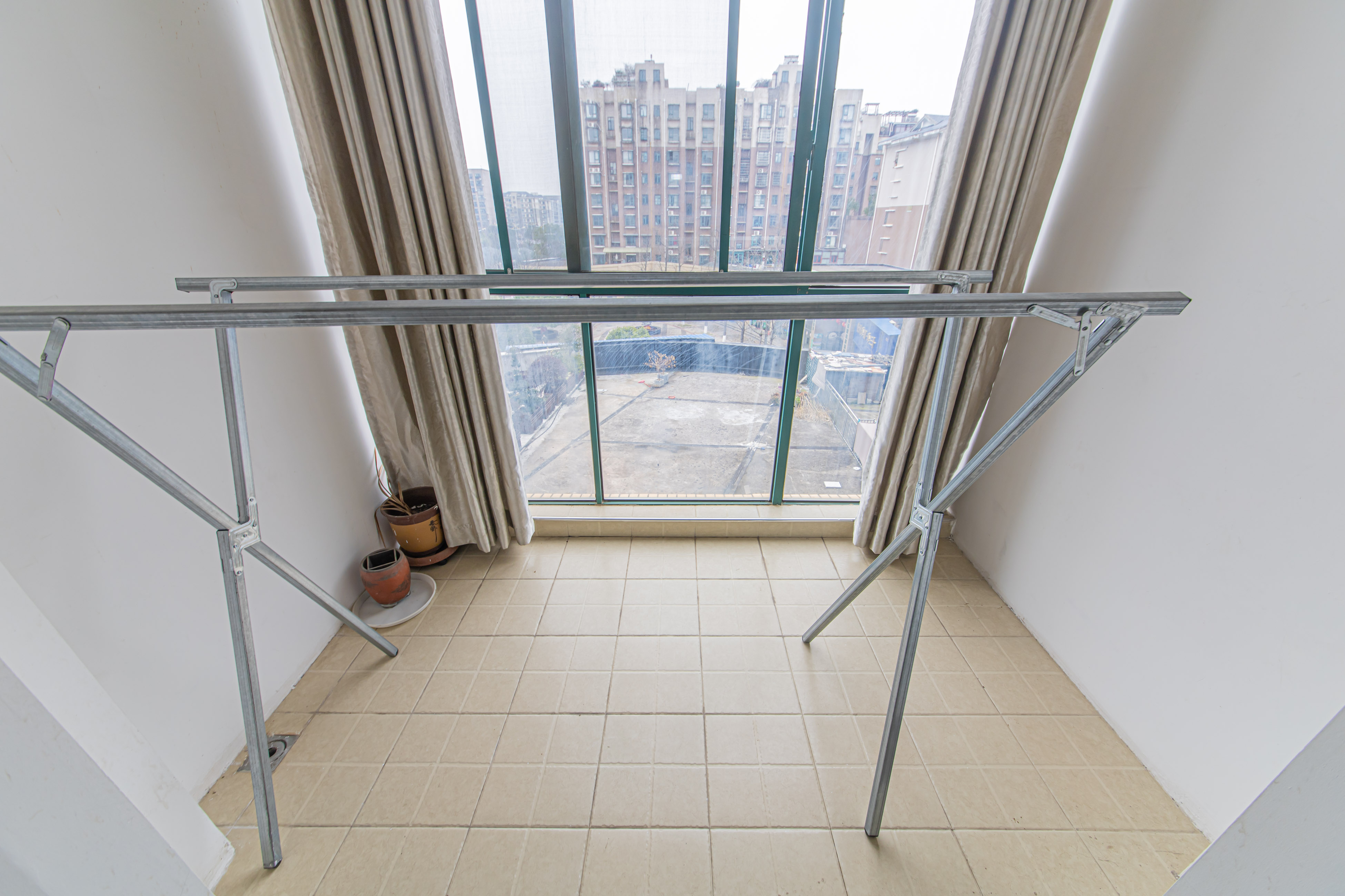 银桂苑 7室2厅3卫 222.5万 银桂苑 7室2厅3卫 222.5万阳台