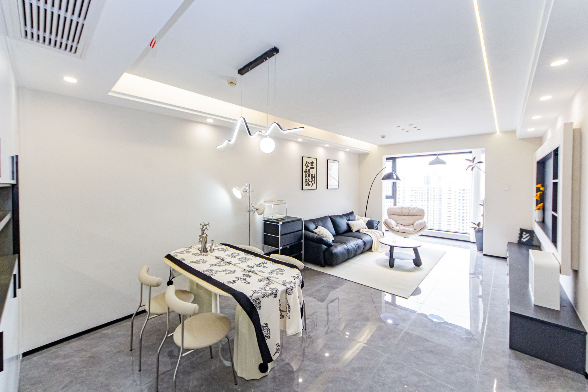 北辰三角洲E4区  3室2厅1卫    168.0万客厅