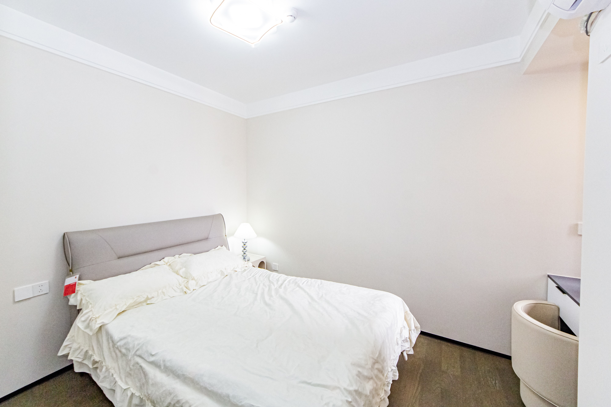 北辰三角洲E4区  3室2厅1卫    168.0万卧室