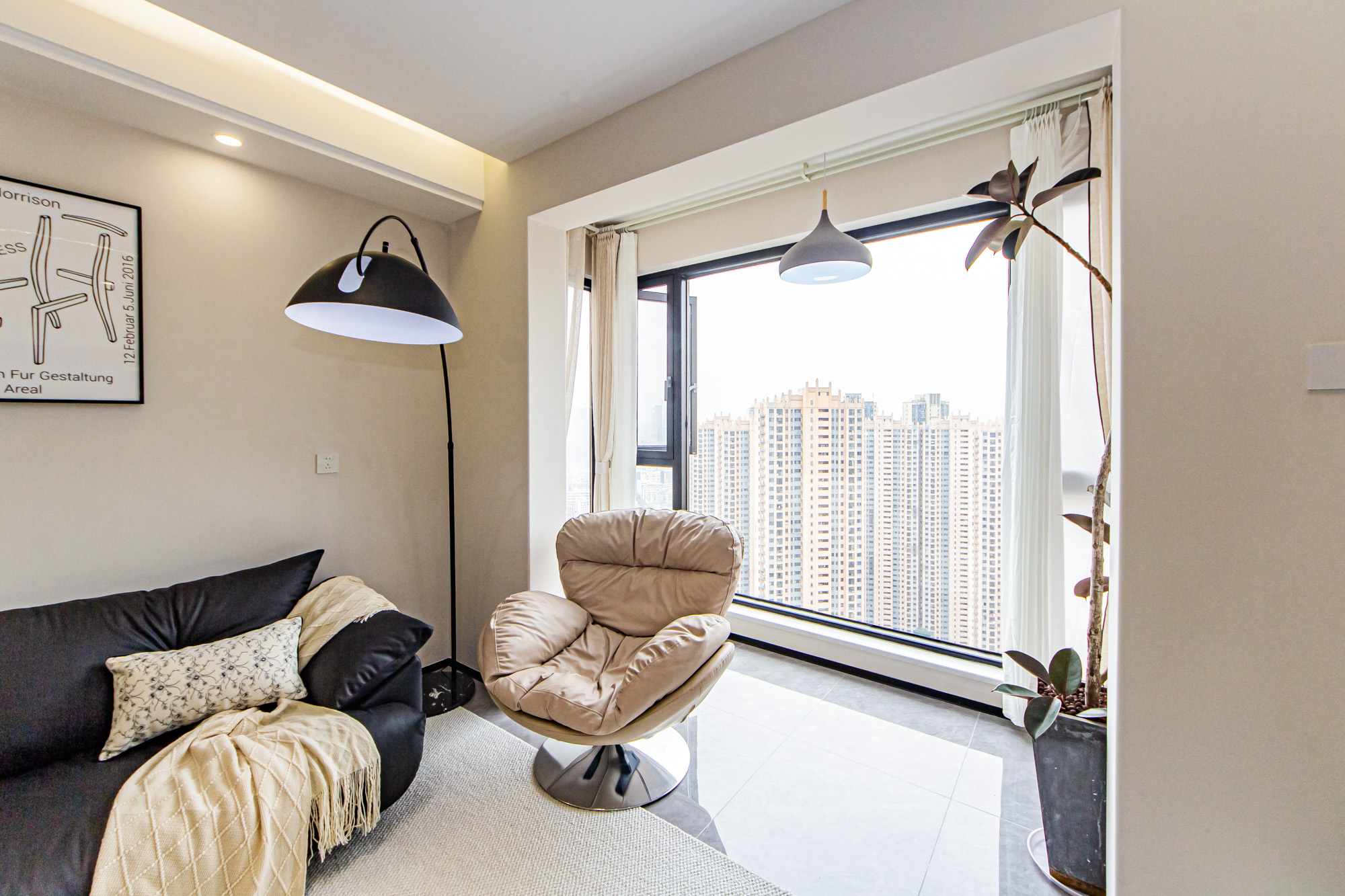 北辰三角洲E4区  3室2厅1卫    168.0万阳台