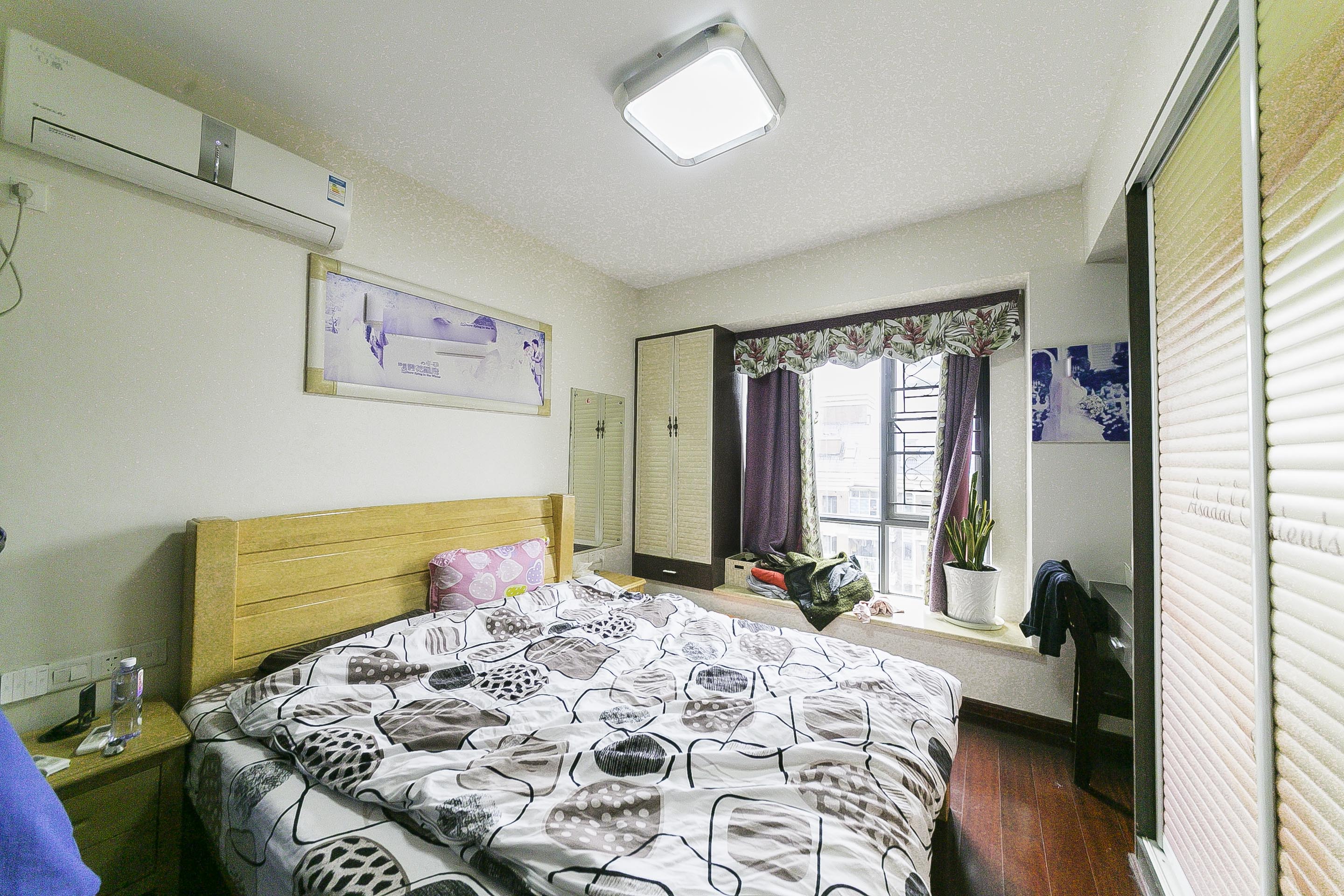 奥林匹克花园  3室2厅2卫   115.00万卧室