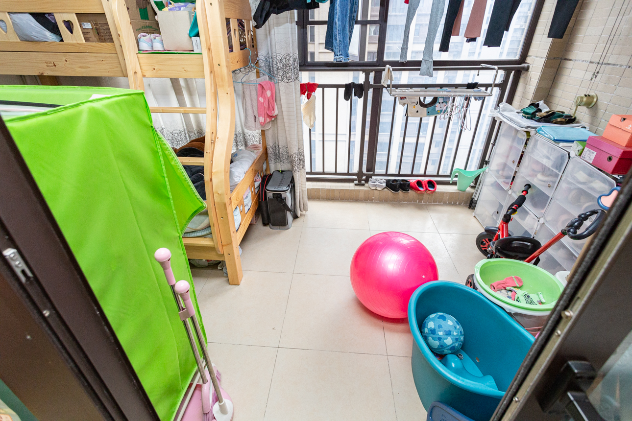 时代倾城二期  2室2厅1卫   73.00万阳台