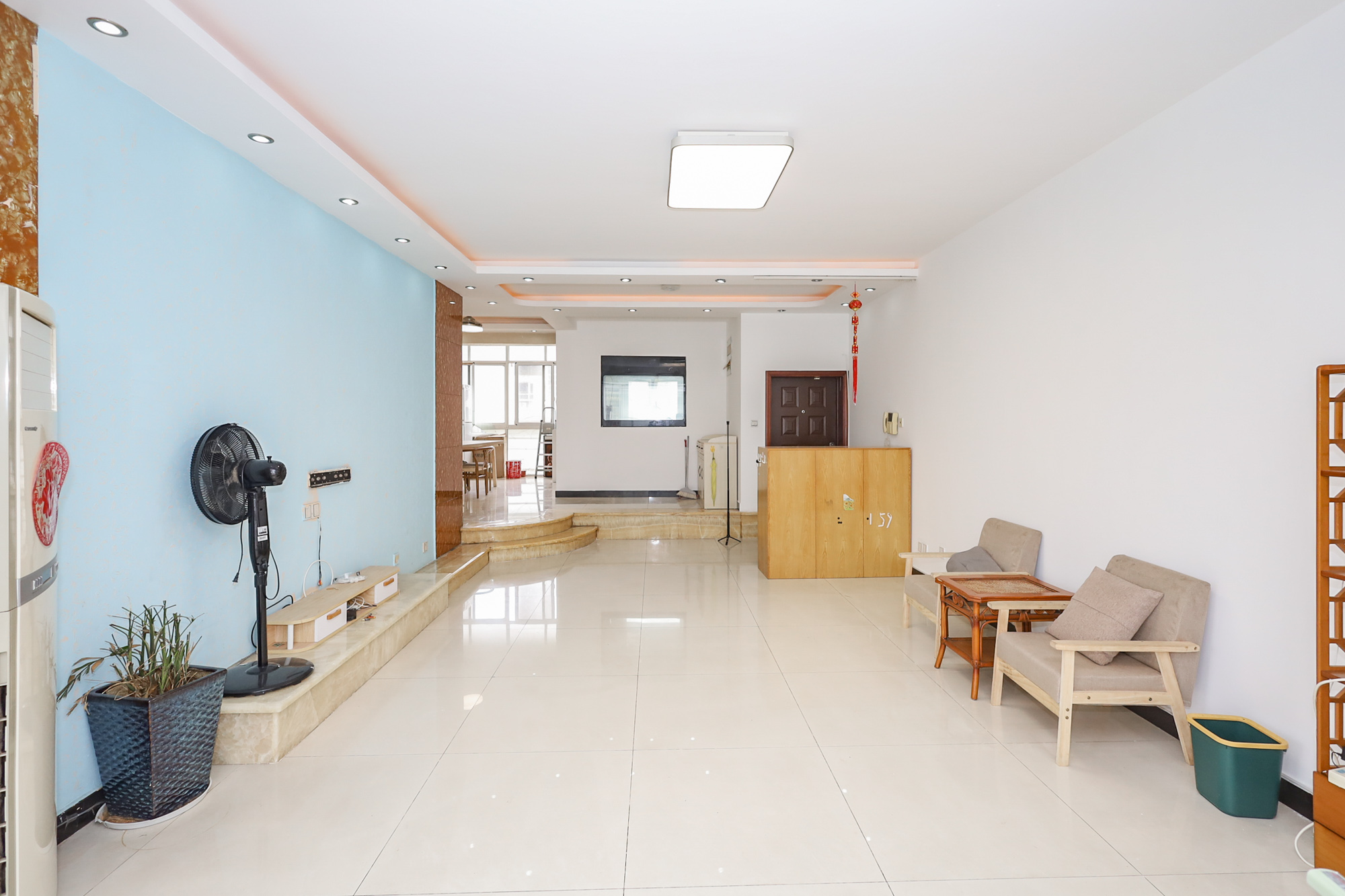 八方小区A区 4室2厅2卫 380.0万 八方小区A区 4室2厅2卫 380.0万客厅