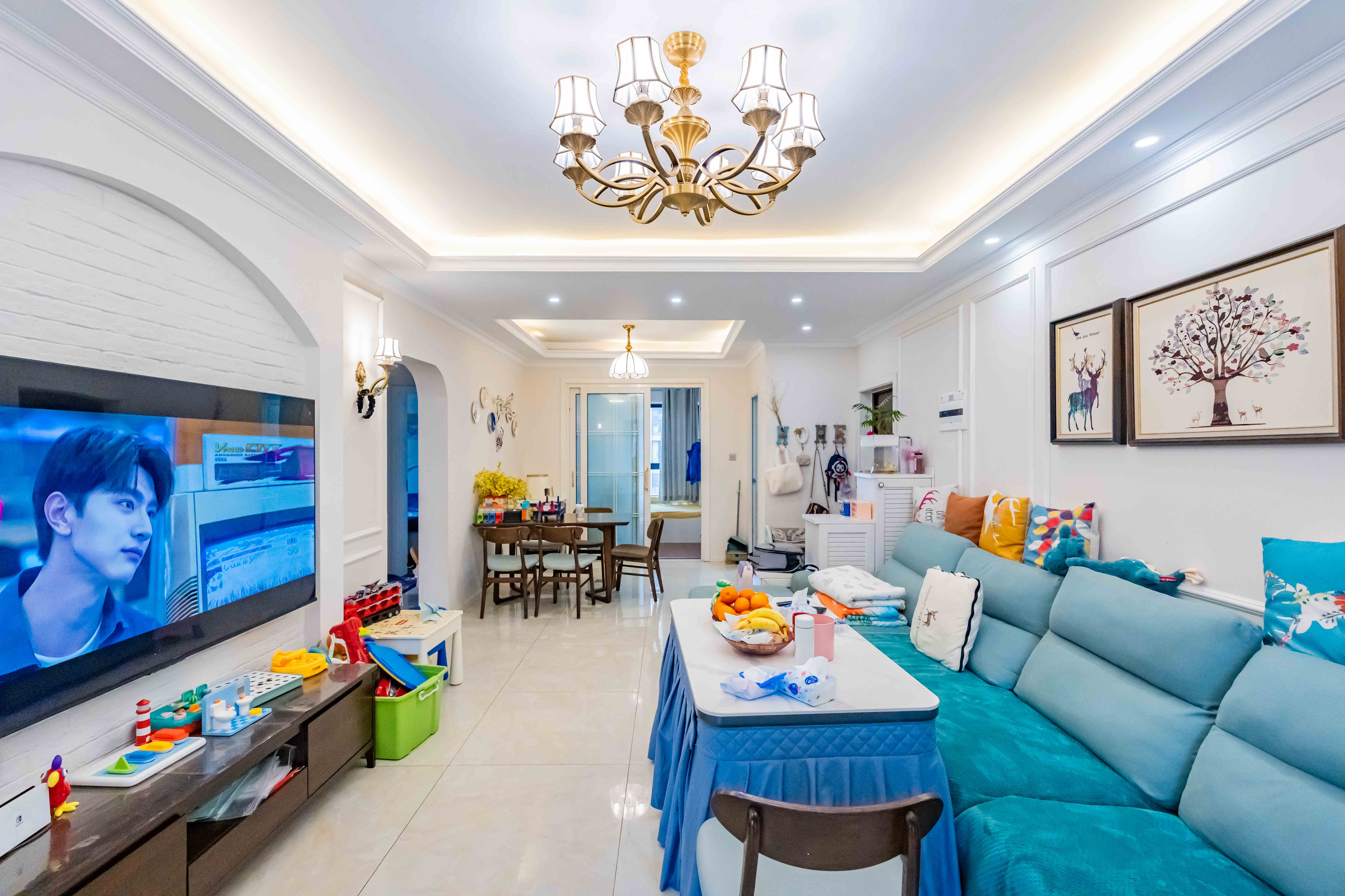 五矿沁园金城(春和景园) 3室2厅2卫 105.0万 五矿沁园金城(春和景园) 3室2厅2卫 105.0万客厅