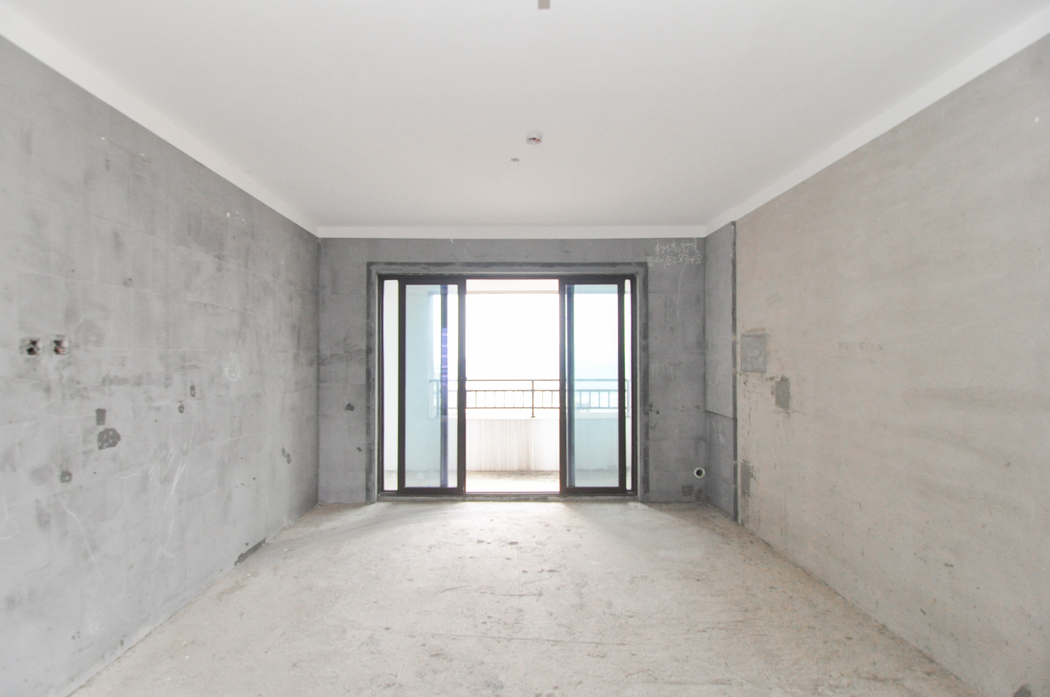 卓越浅水湾 4室2厅2卫 128.0万 卓越浅水湾 4室2厅2卫 128.0万客厅