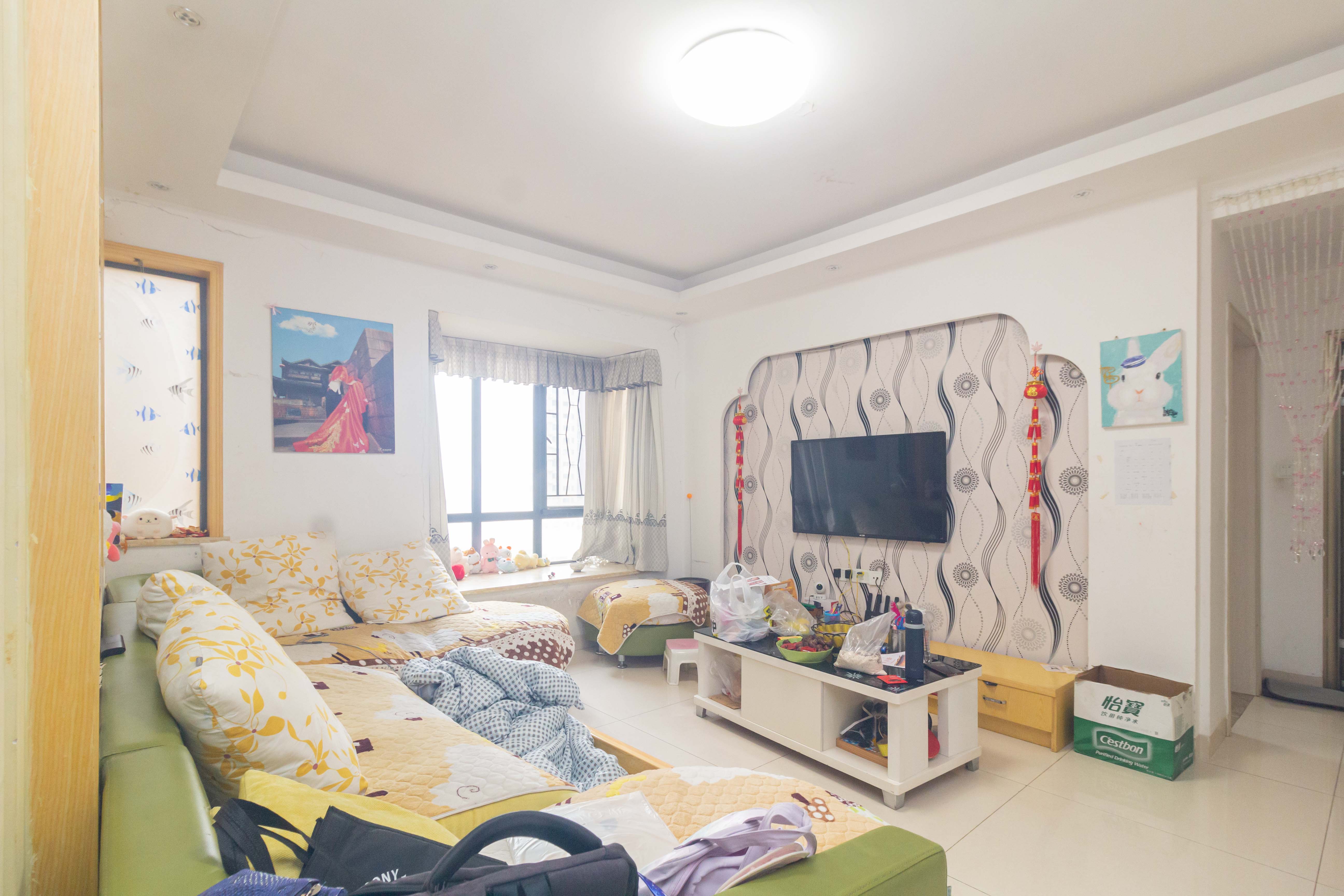 中国铁建国际城一期 3室2厅1卫 49.8万 中国铁建国际城一期 3室2厅1卫 49.8万客厅