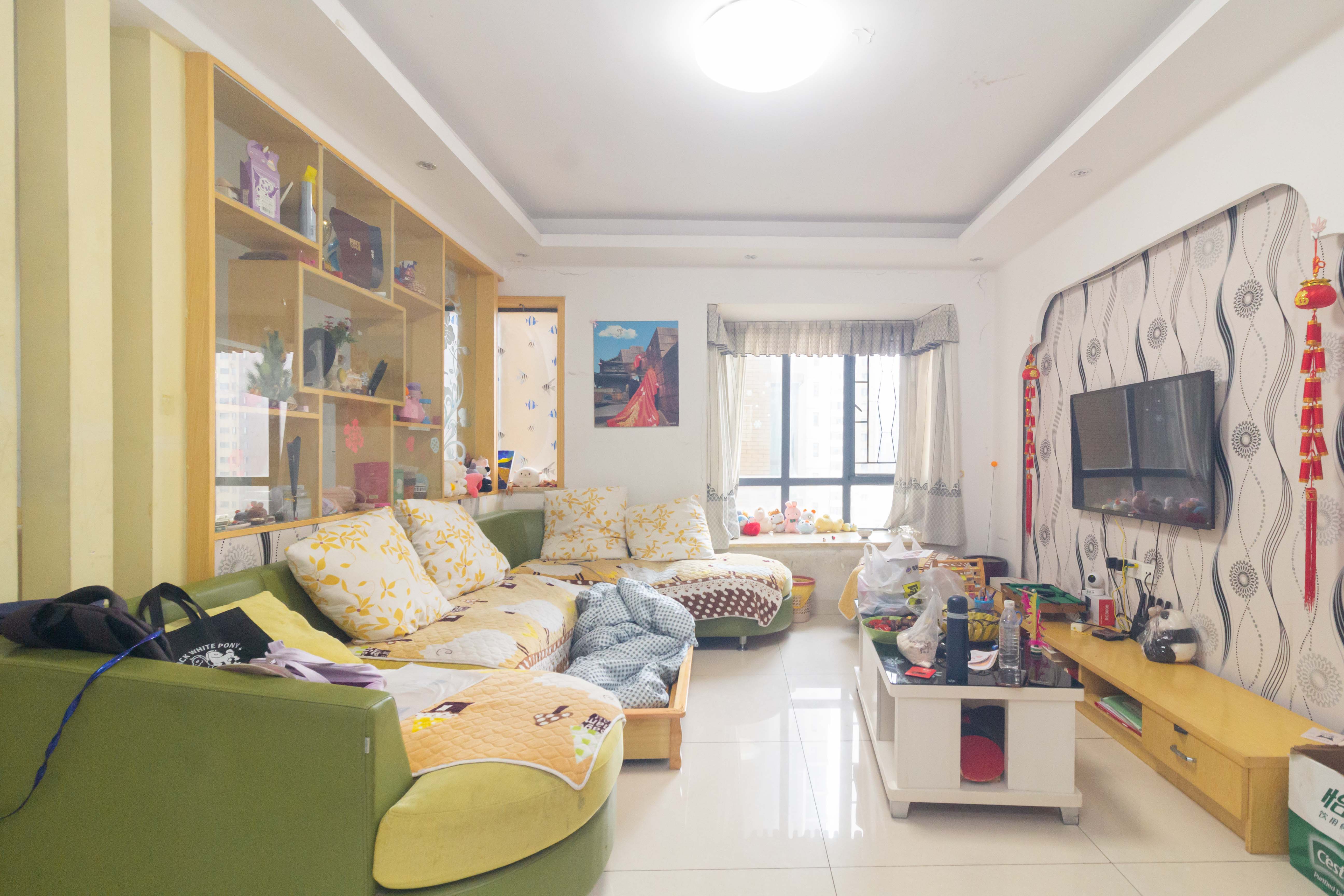 中国铁建国际城一期 3室2厅1卫 49.8万 中国铁建国际城一期 3室2厅1卫 49.8万客厅