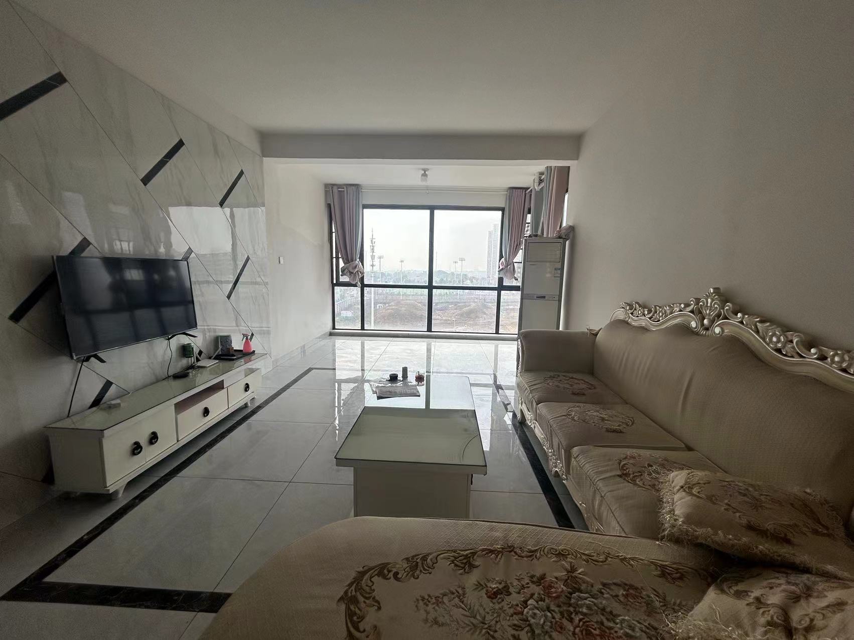 金轮翡翠名园 4室2厅2卫 108.0万 金轮翡翠名园 4室2厅2卫 108.0万室内图