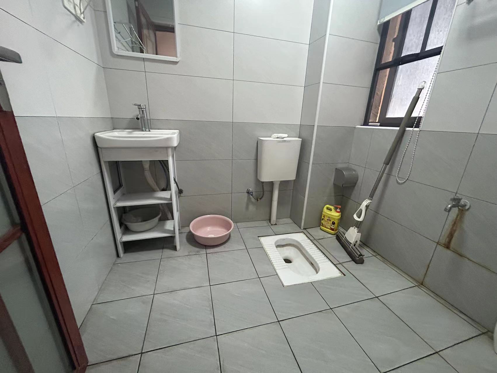 金轮翡翠名园 4室2厅2卫 108.0万 金轮翡翠名园 4室2厅2卫 108.0万室内图