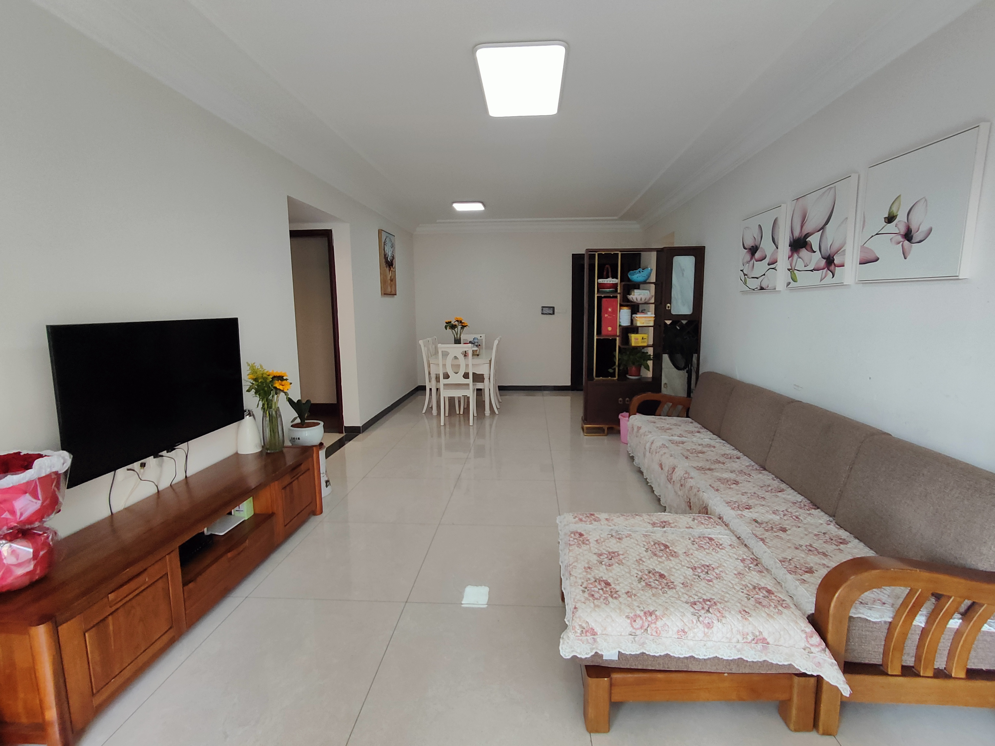 恒大华府  3室2厅2卫    88.0万 恒大华府  3室2厅2卫    88.0万室内图