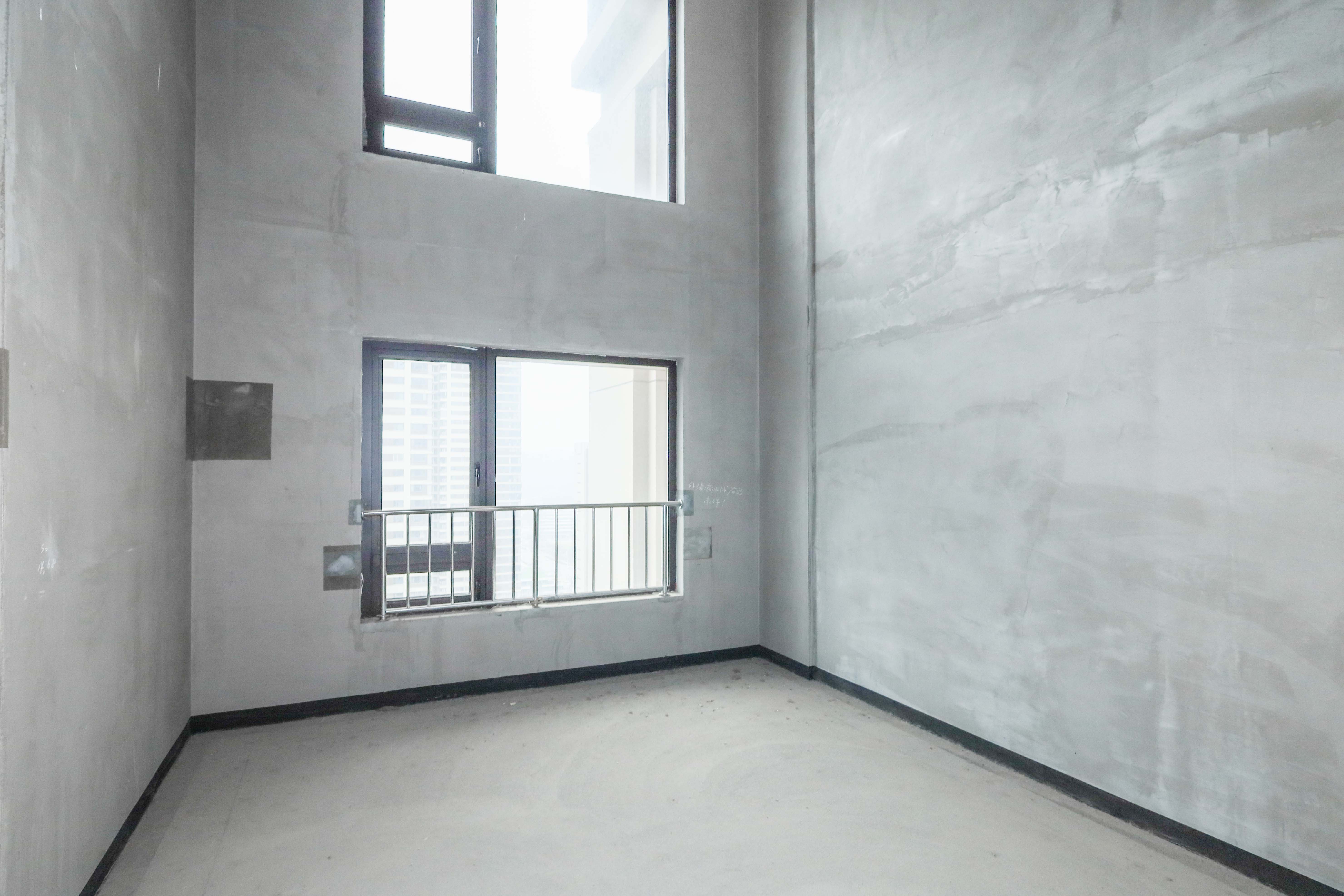 建发央著  4室2厅3卫   307.00万客厅
