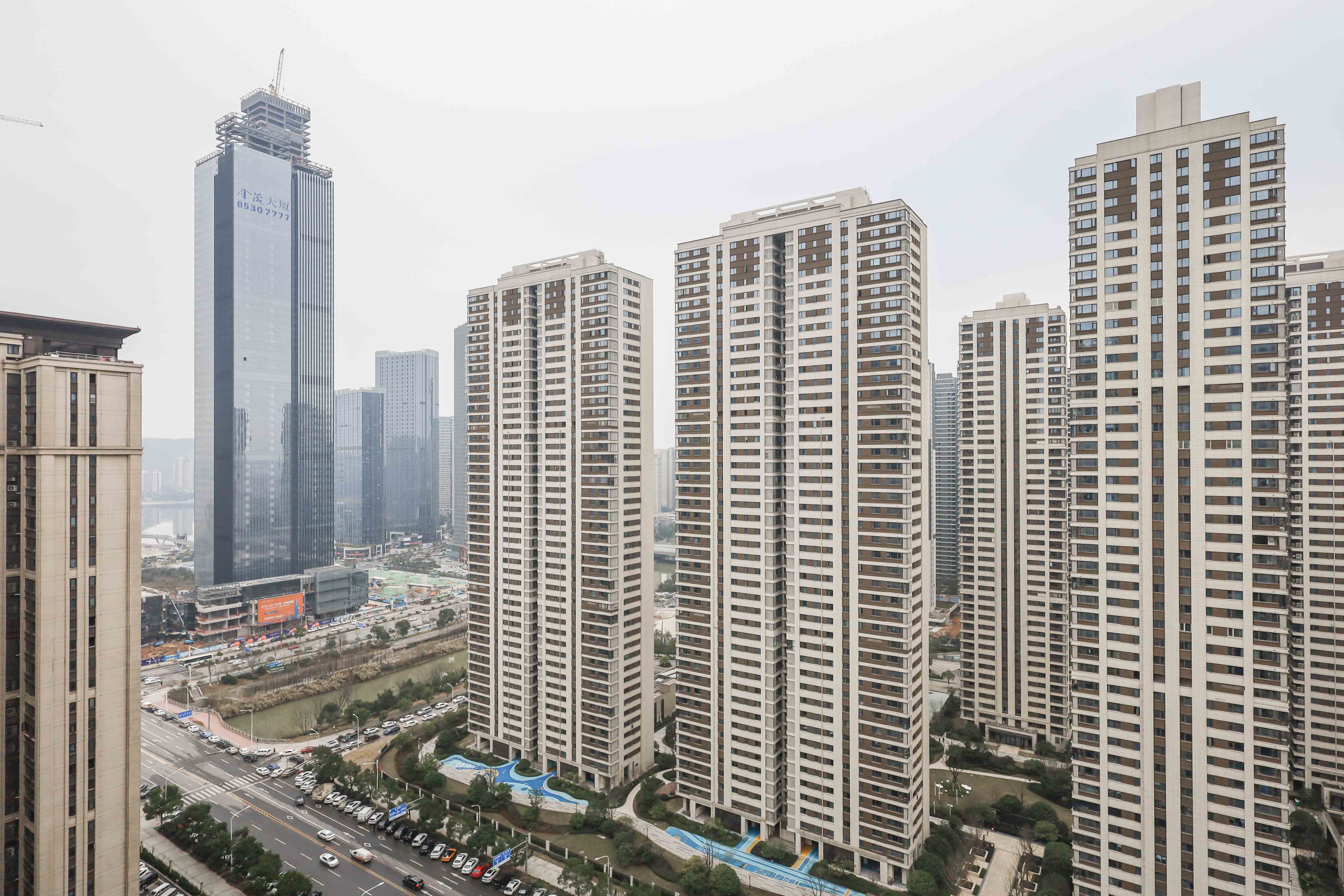 建发央著  4室2厅3卫   307.00万阳台