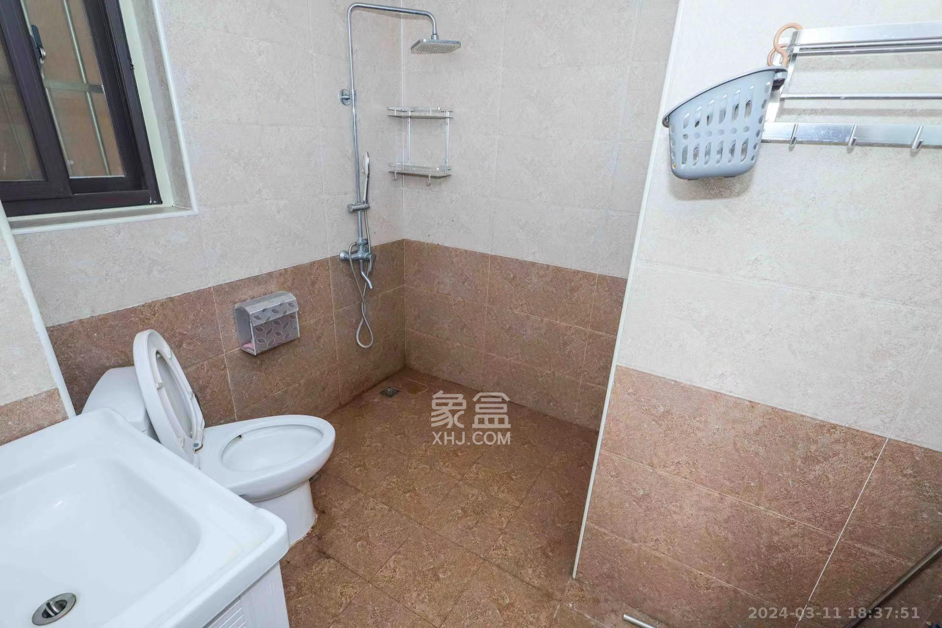 中房F联邦  4室2厅2卫   3800.00元/月户型图
