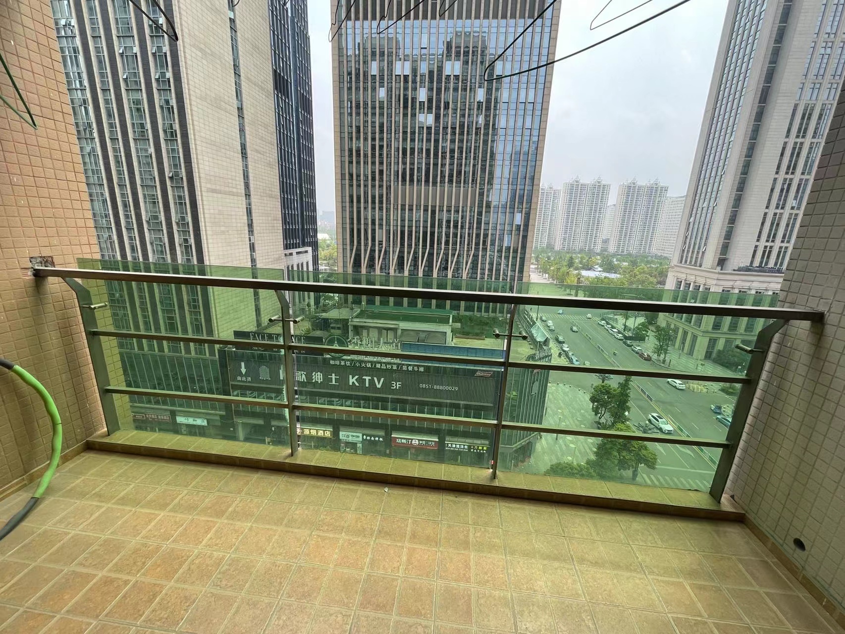中天会展城B区  2室1厅1卫   2500.00元/月室内图