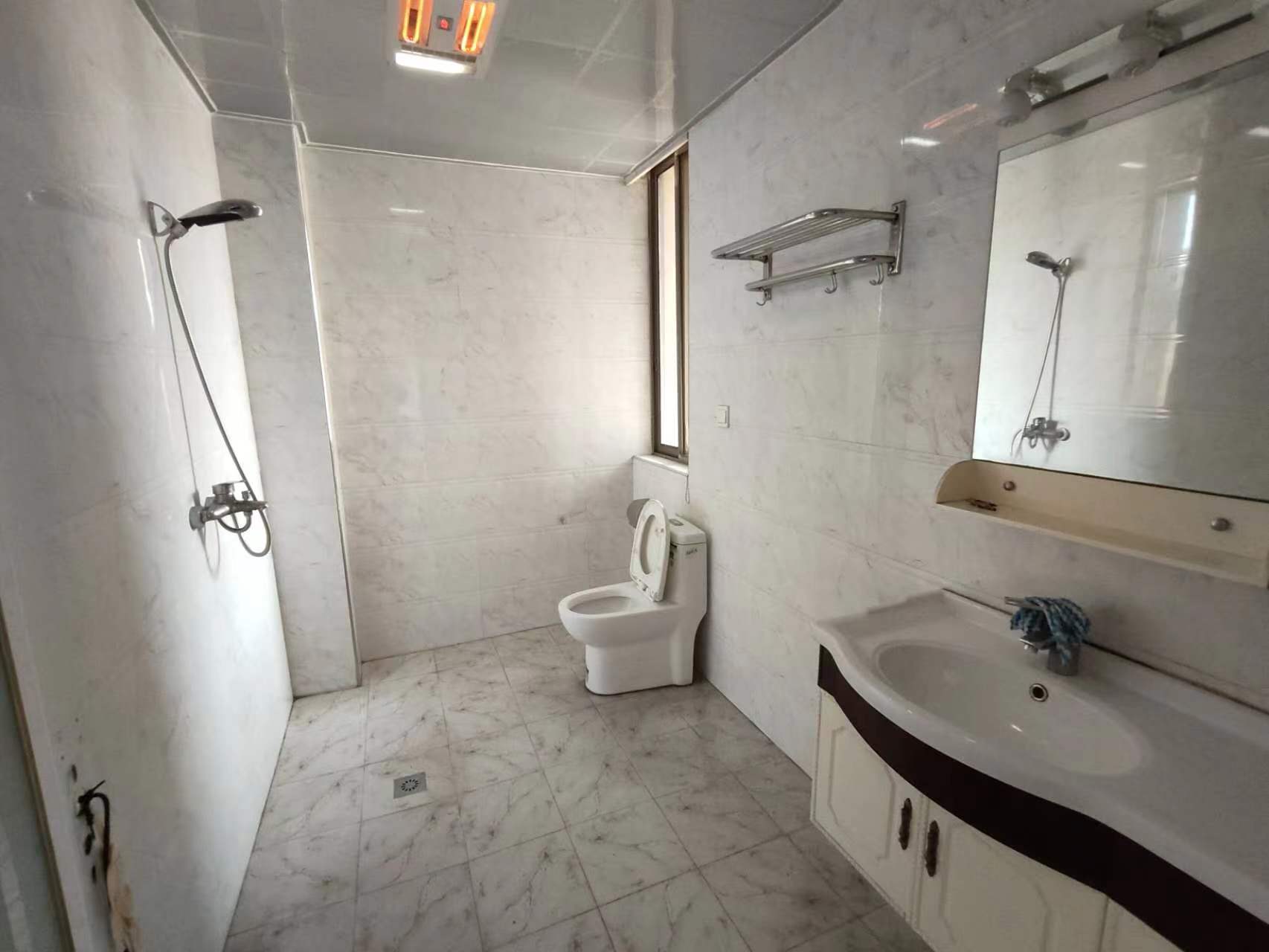 阳光爱琴海 4室2厅2卫 42.8万 阳光爱琴海 4室2厅2卫 42.8万室内图