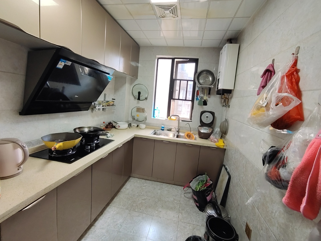 东部美的城 4室2厅1卫 92.0万 东部美的城 4室2厅1卫 92.0万室内图