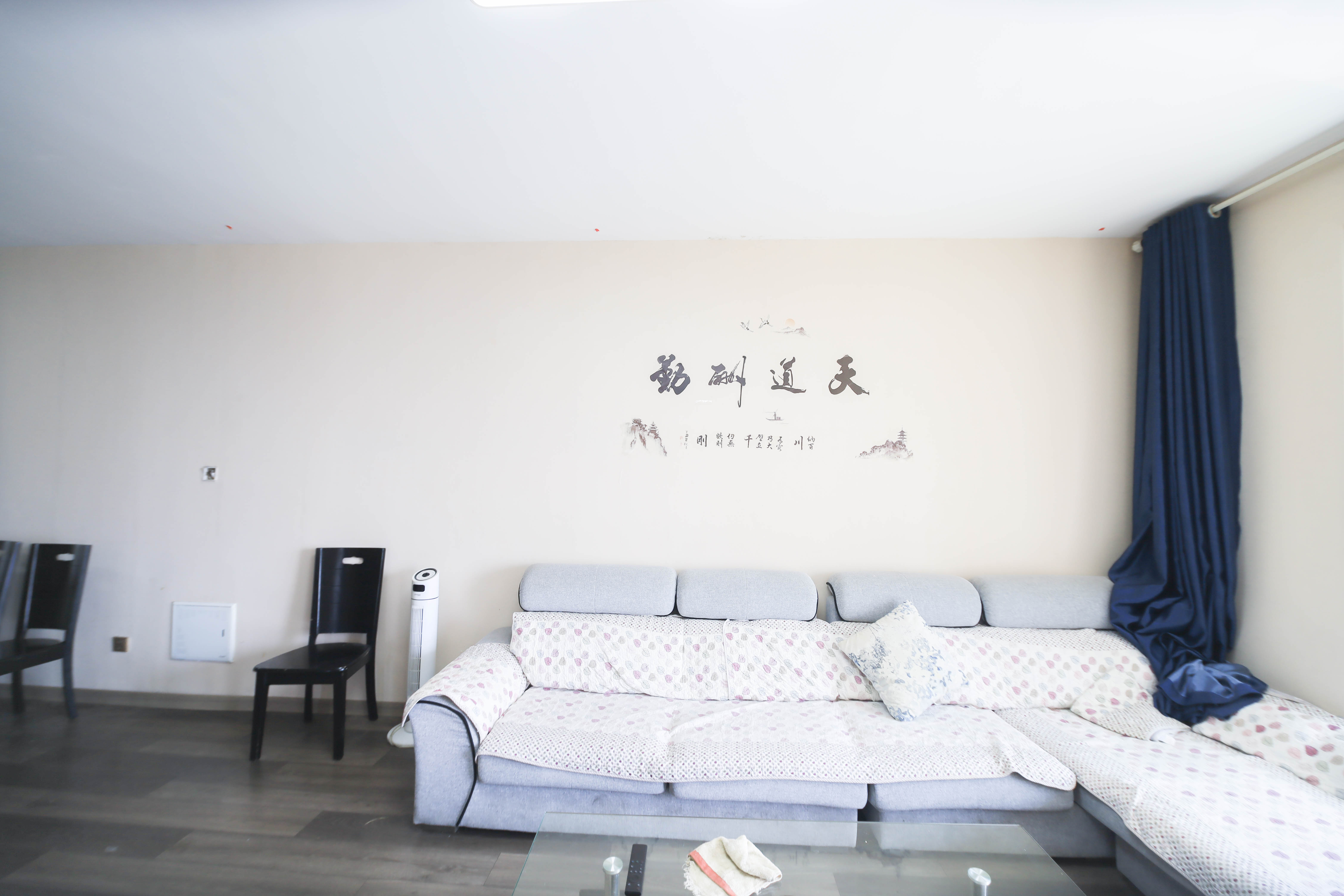 华悦城  3室2厅1卫   96.00万客厅